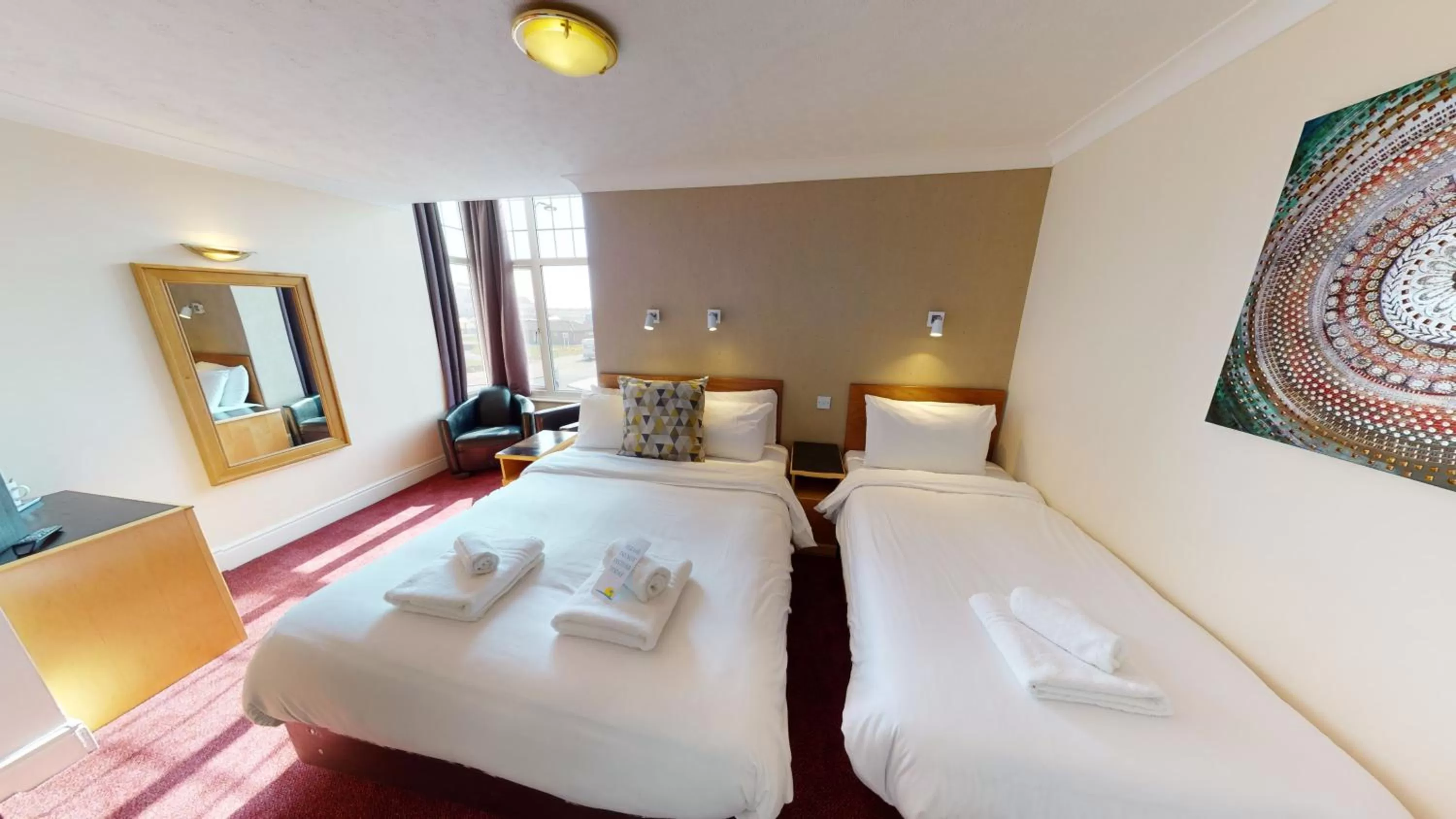 Bedroom, Bed in Marine Lodge