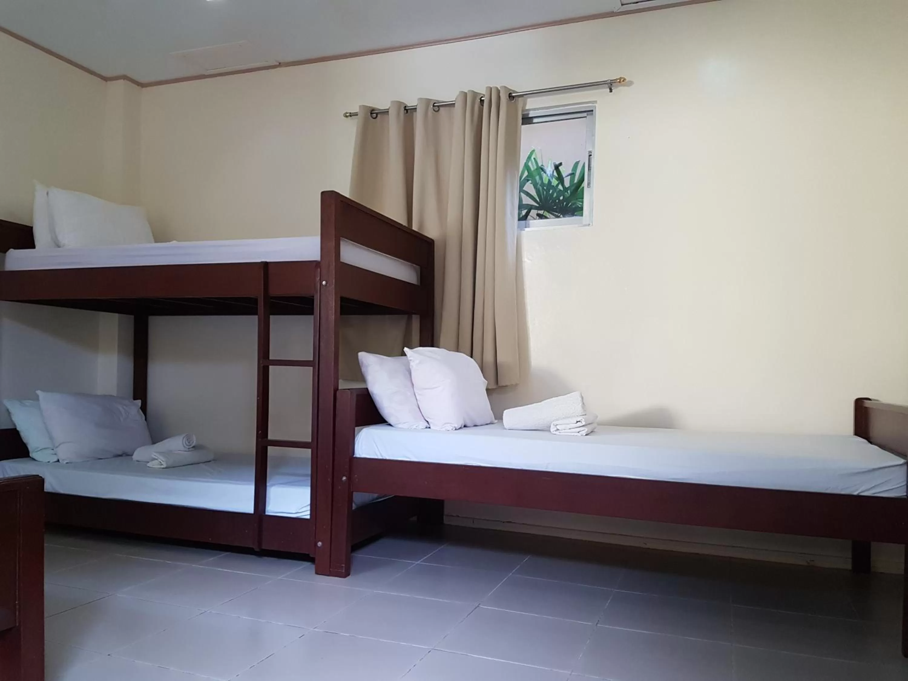 bunk bed, Bed in Blue Lagoon Inn & Suites