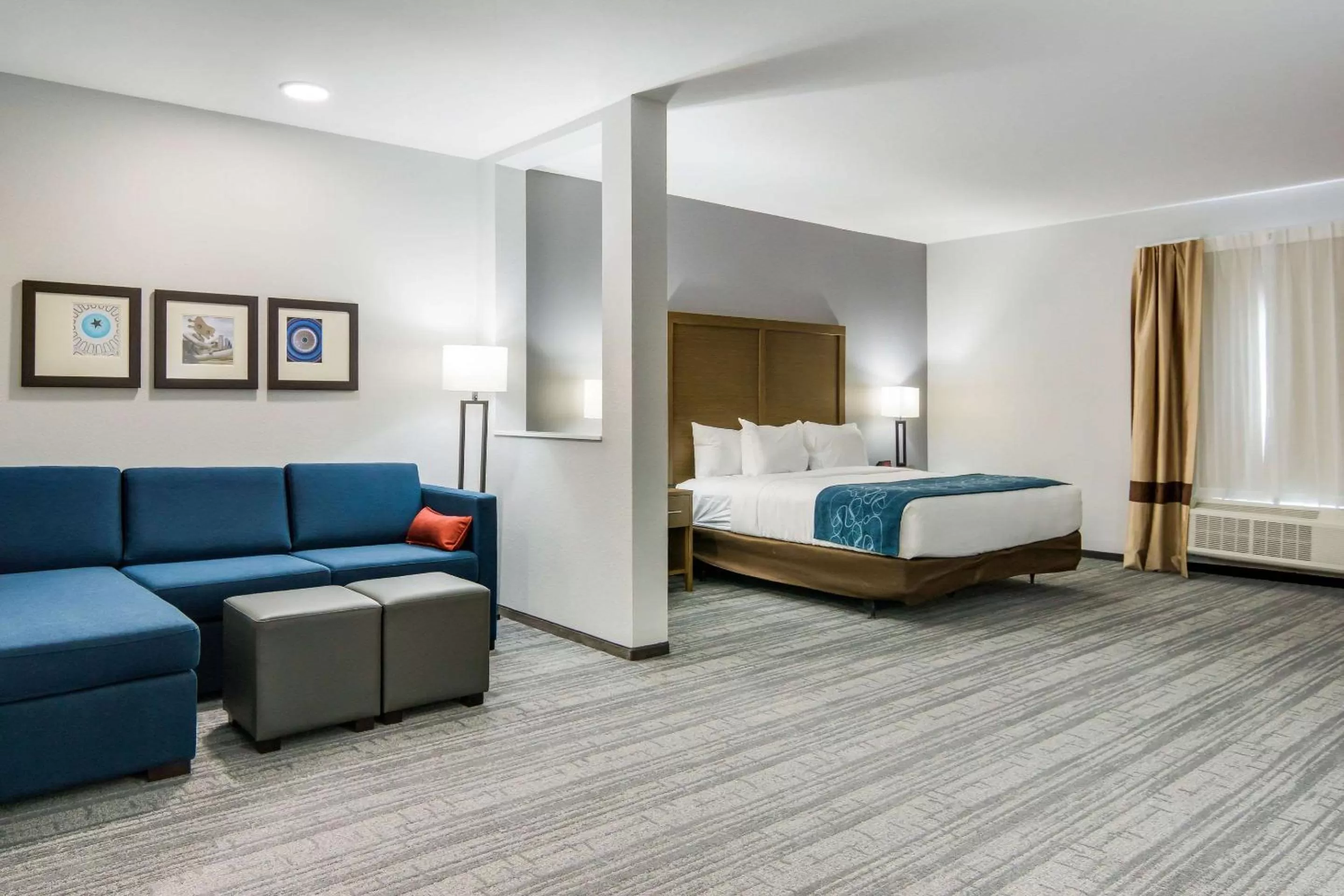Bedroom, Bed in Comfort Suites DeSoto Dallas South