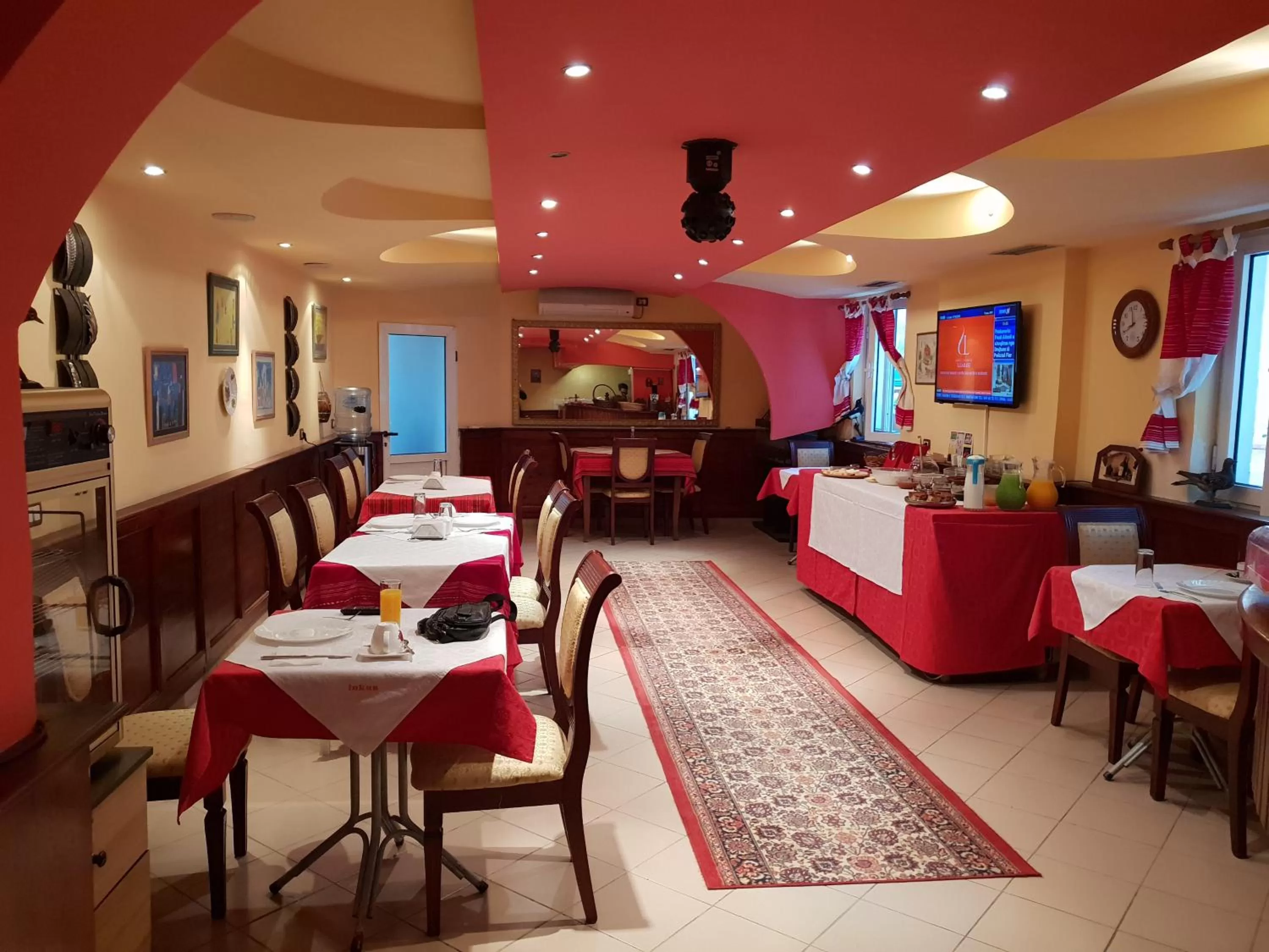 Food and drinks in HOTEL VILA 15 - CENTER