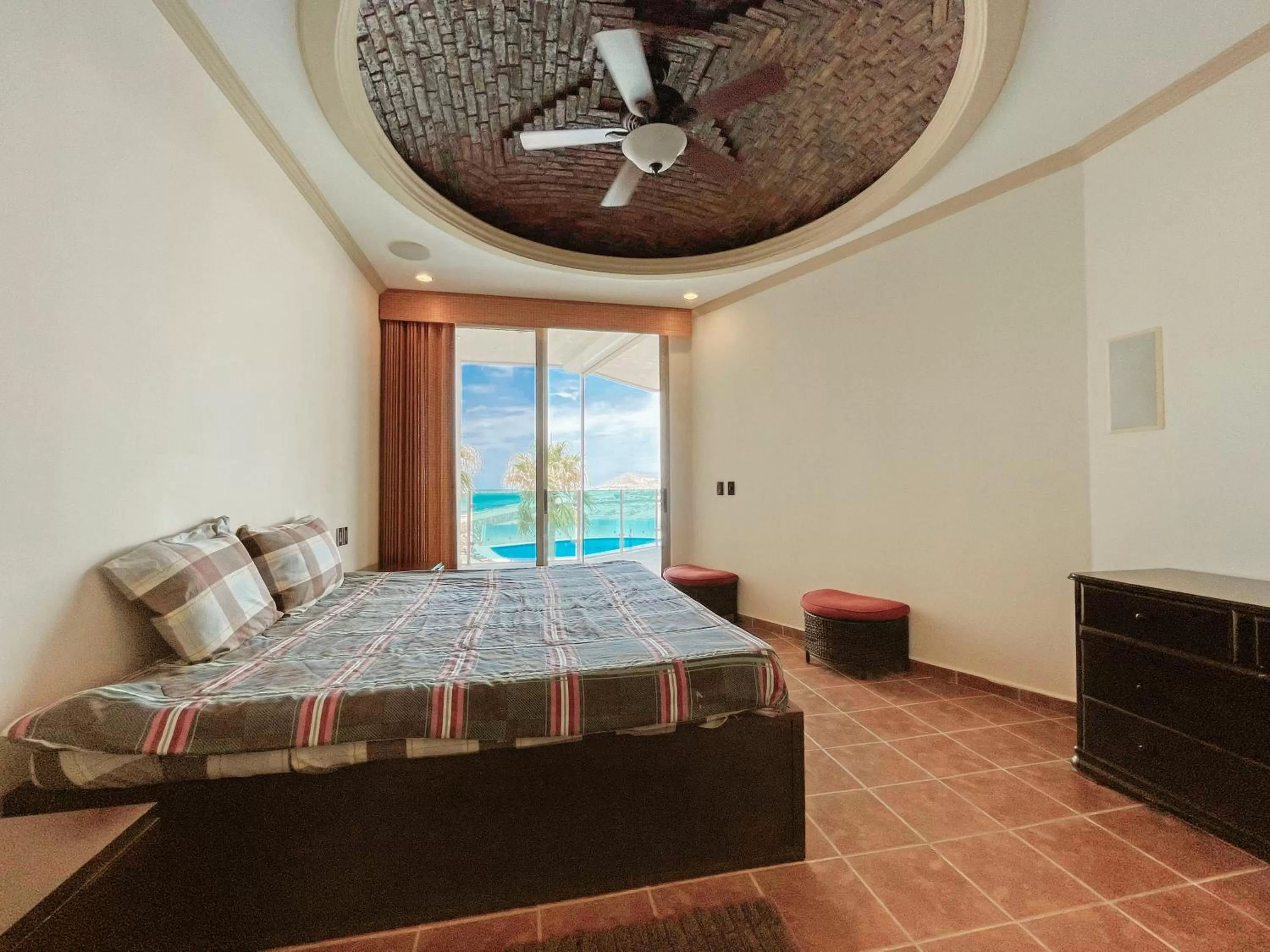 Bedroom, Bed in Esmeralda Beach Resort