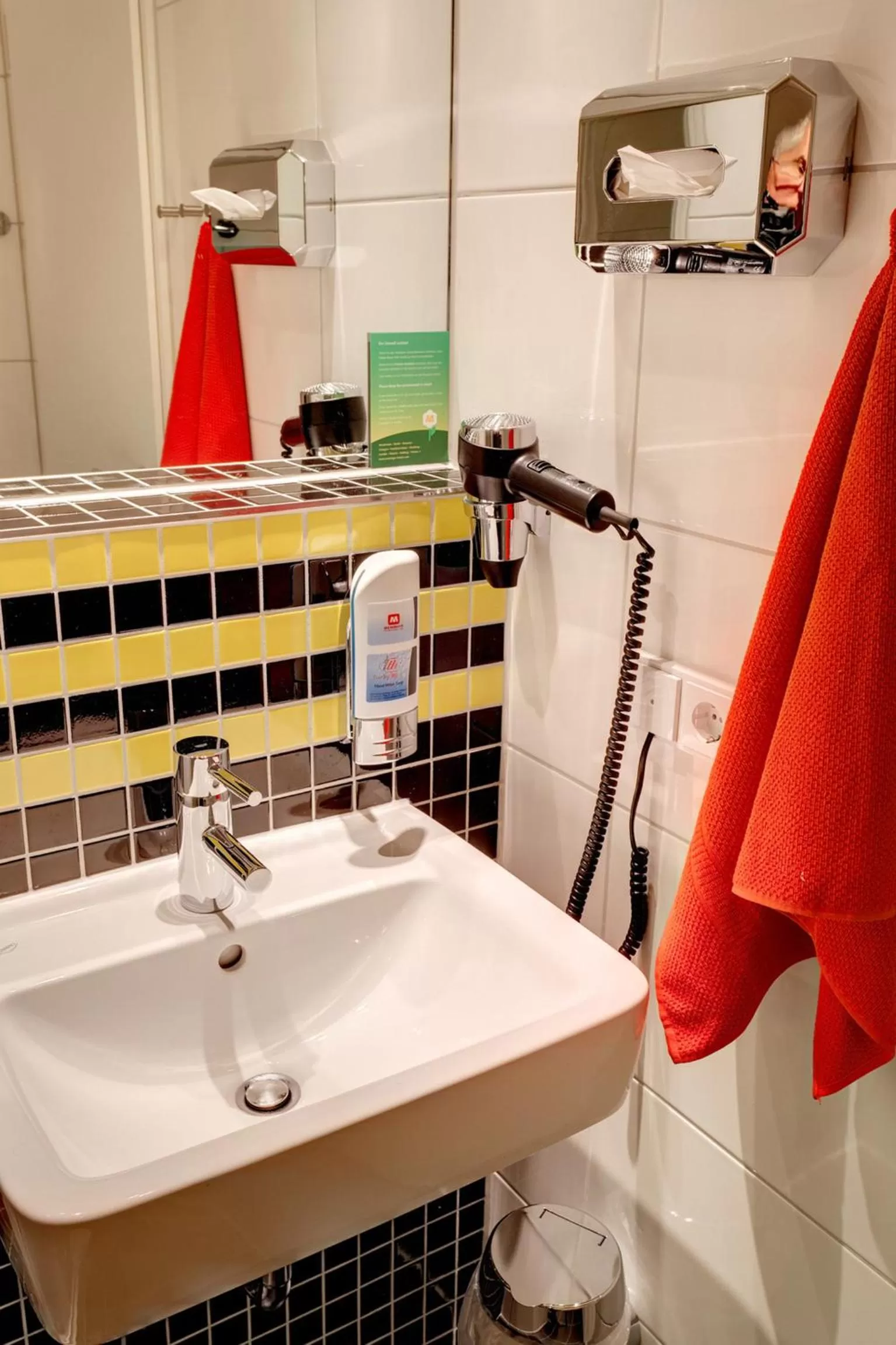 Bathroom in MEININGER Hotel Frankfurt Main / Airport