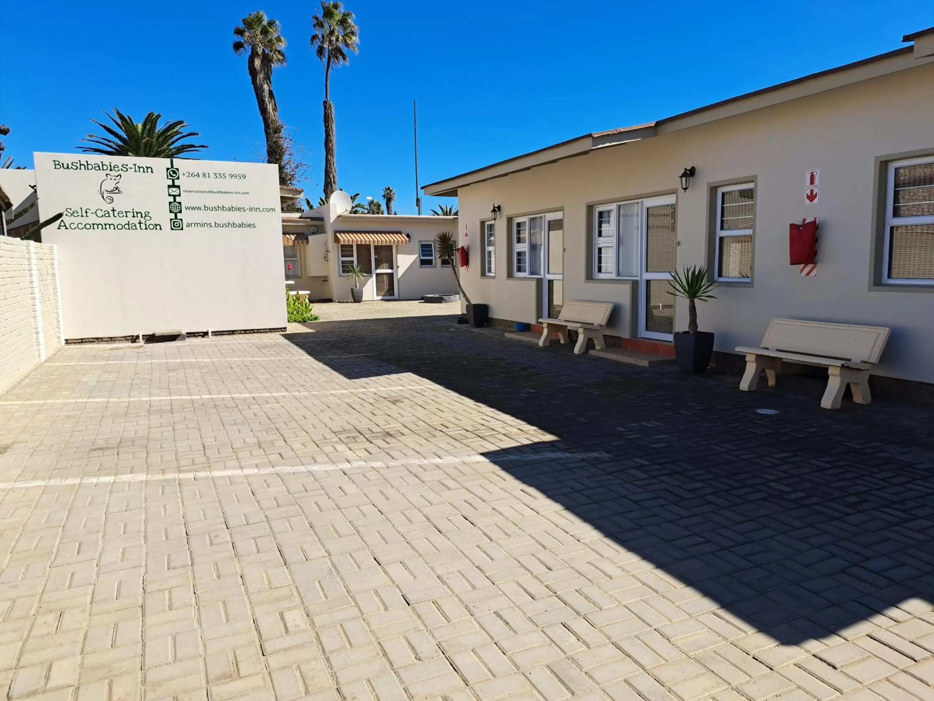 Parking, Property Building in Bushbabies-Inn Self-Catering Accommodation