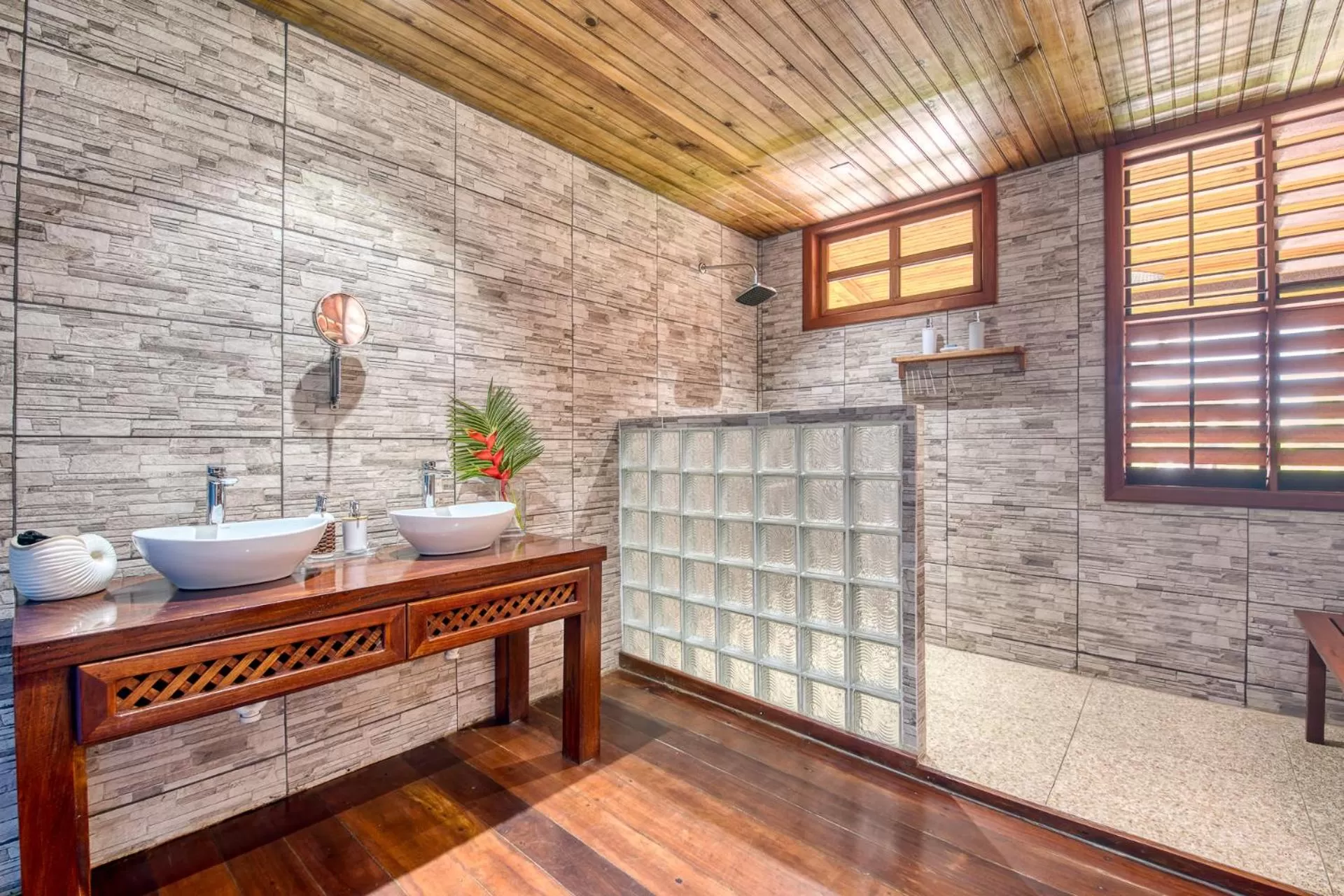 Bathroom in Oasis Bluff Beach