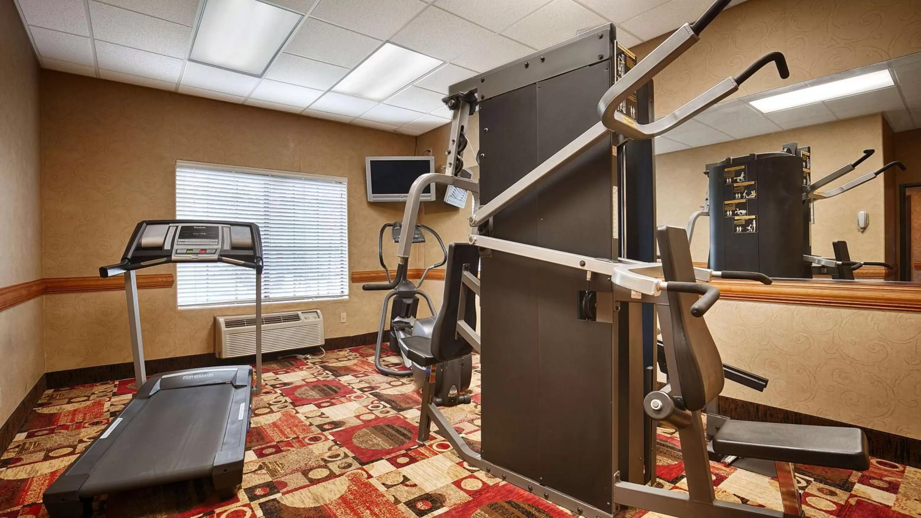 Fitness centre/facilities in Best Western Casa Villa Suites