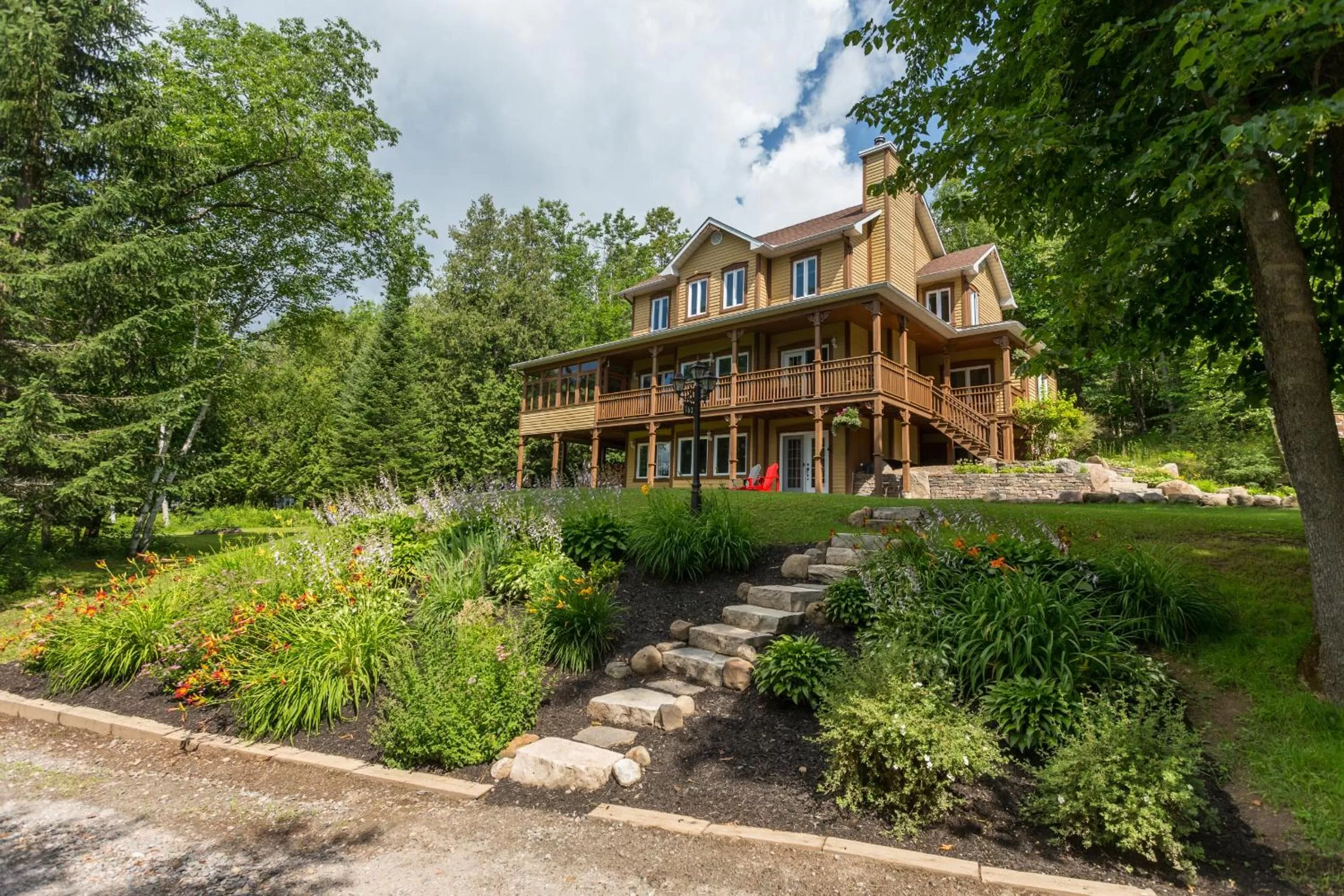 Property building in Les Dames du Lac