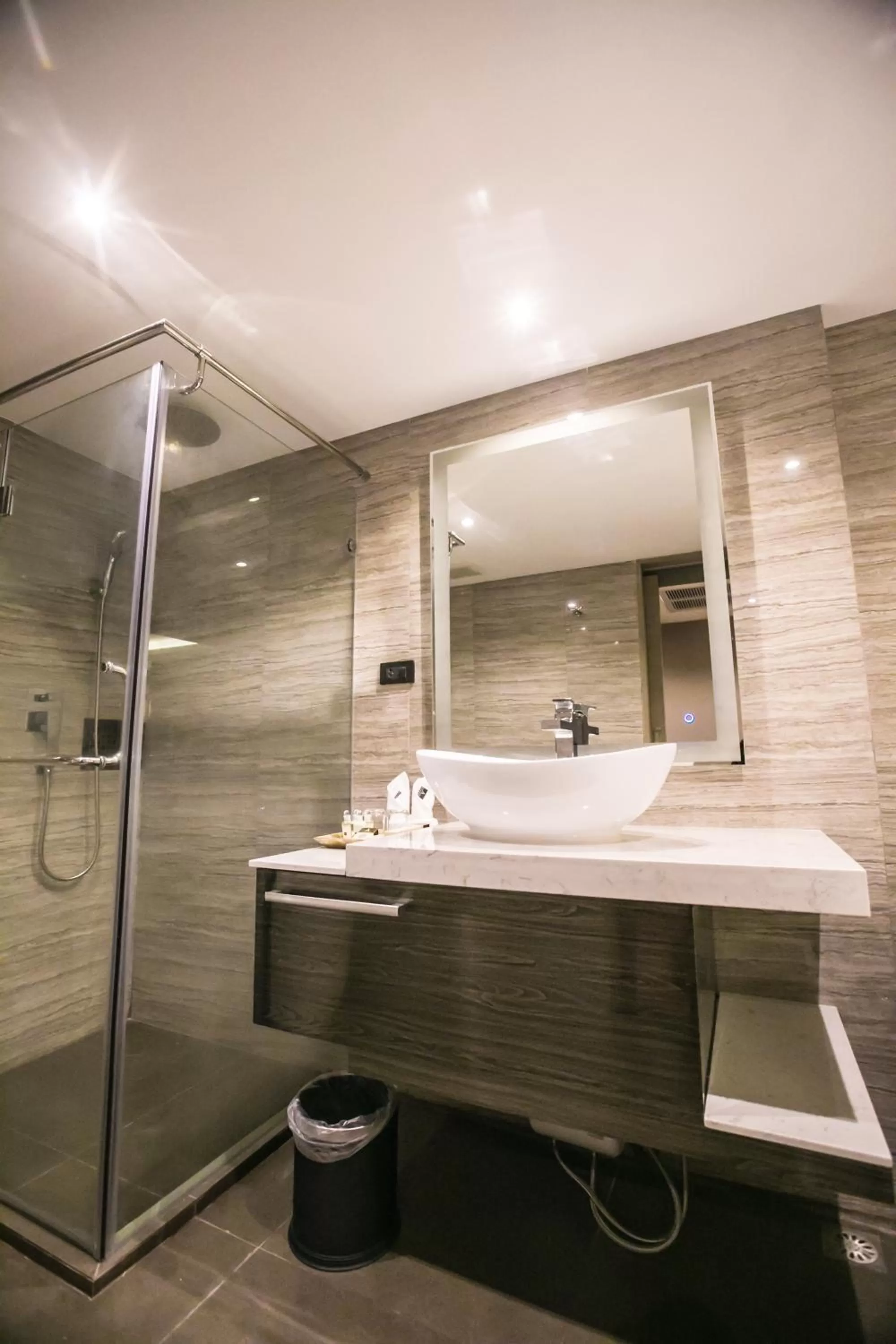 Shower in Arte Hotel - SHA Extra Plus