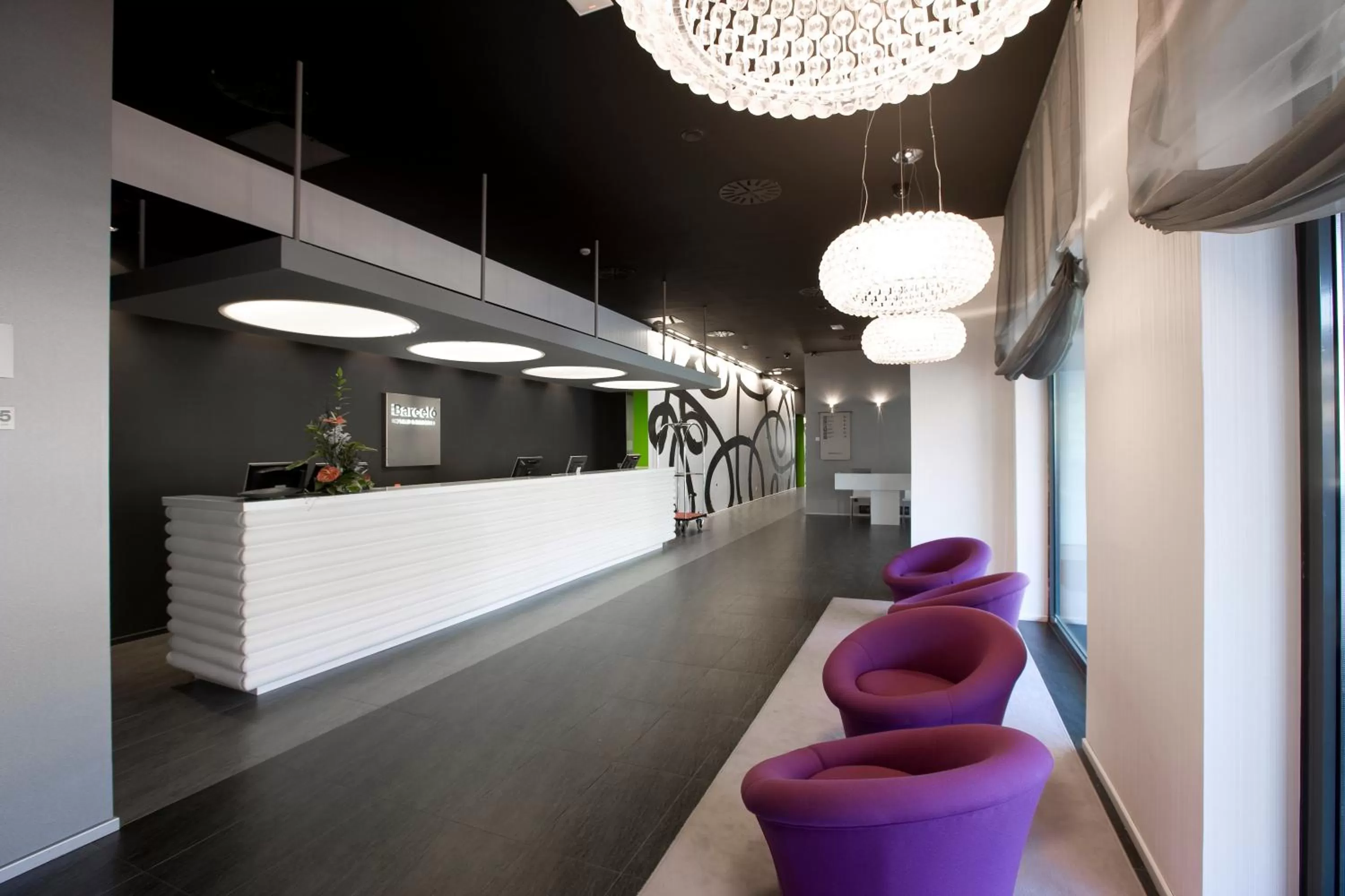 Lobby or reception in Hotel Zentral Castellana Norte