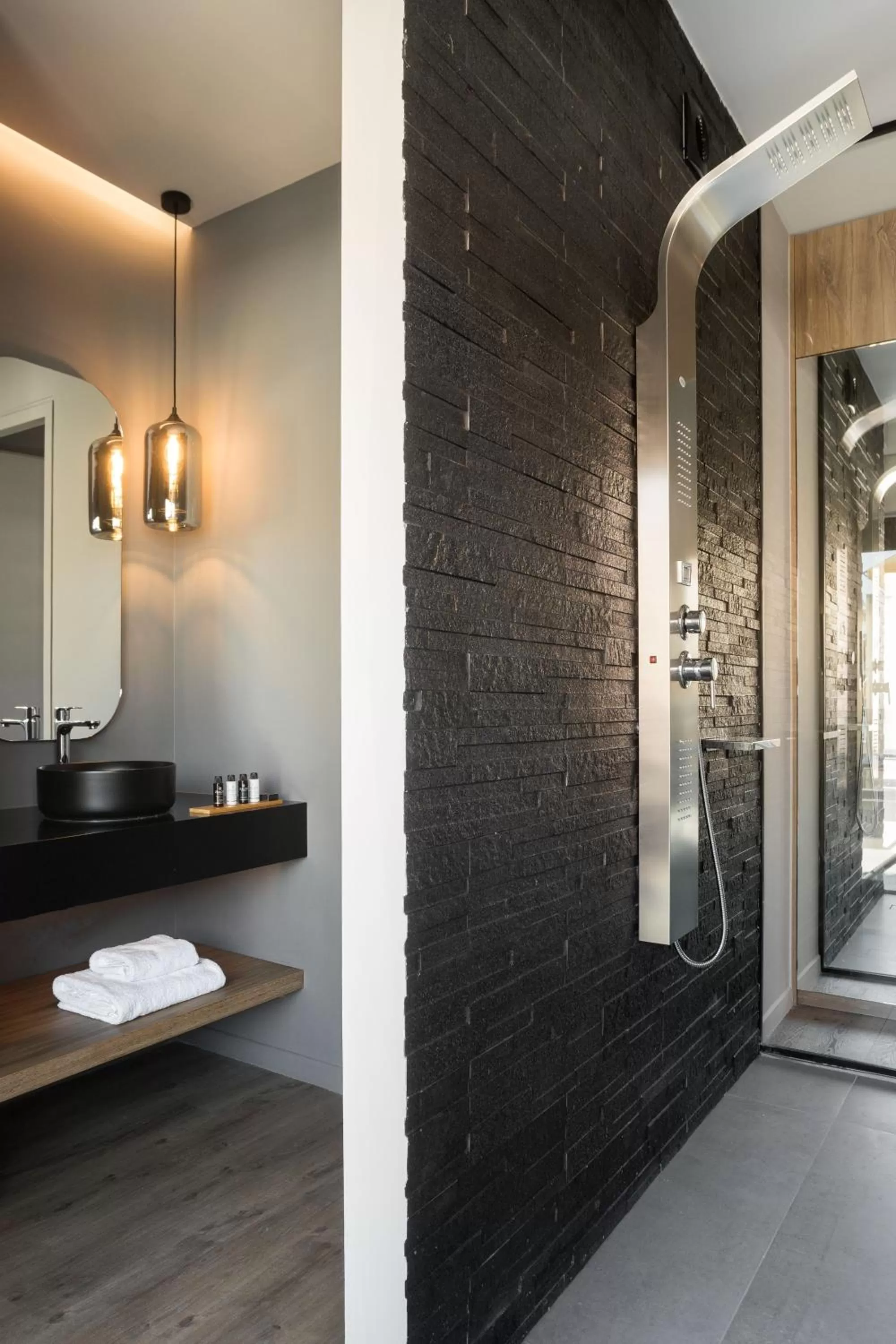 Shower in LUX&EASY Athens Downtown Apartments