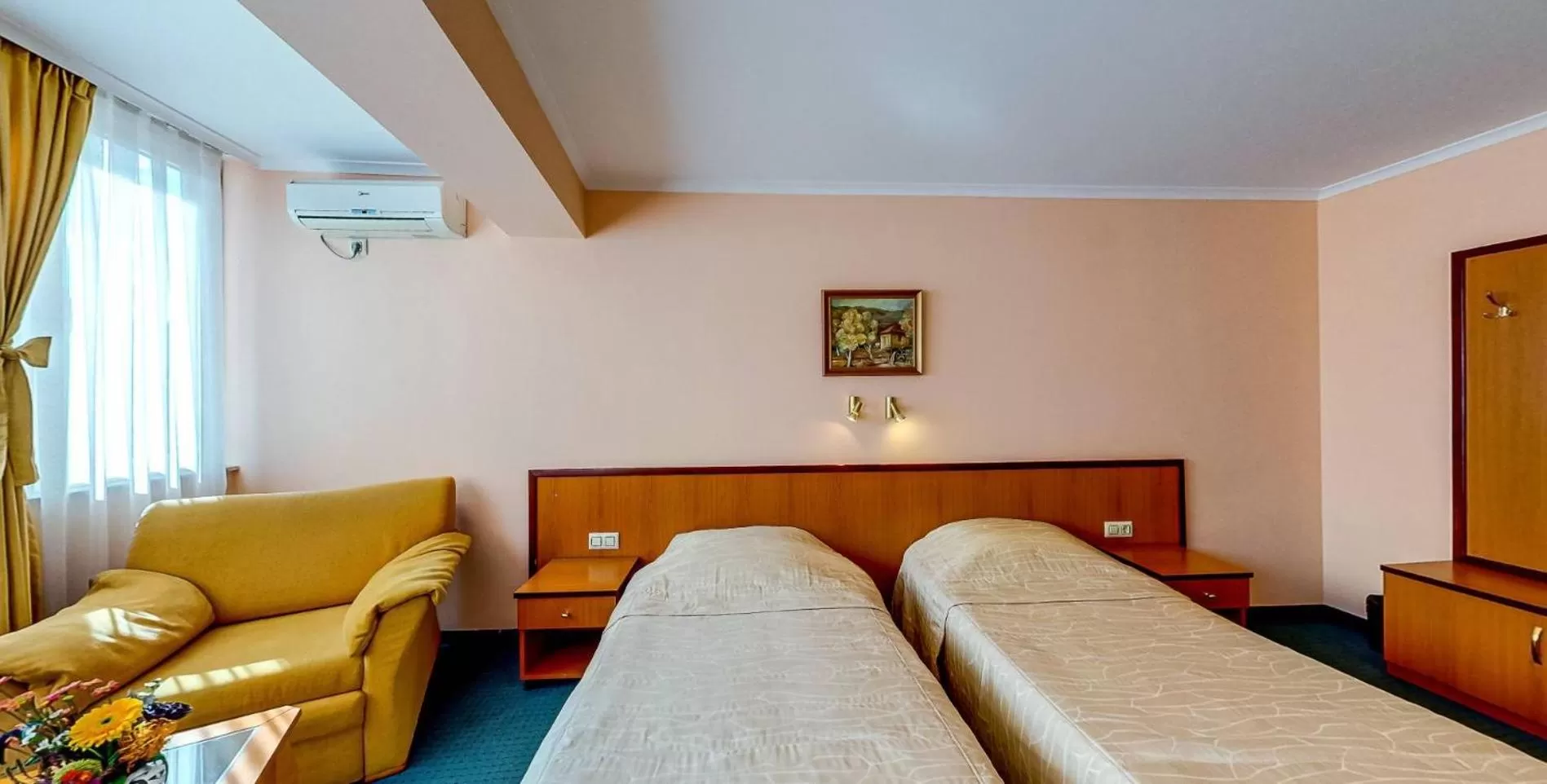 Bed in Troyan Plaza Hotel