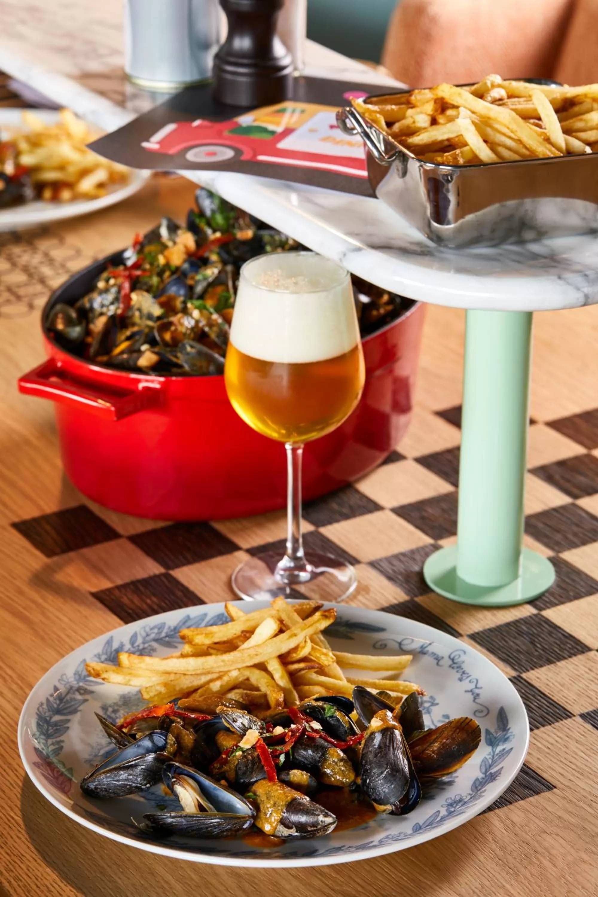 Restaurant/places to eat in Mama Shelter Lille