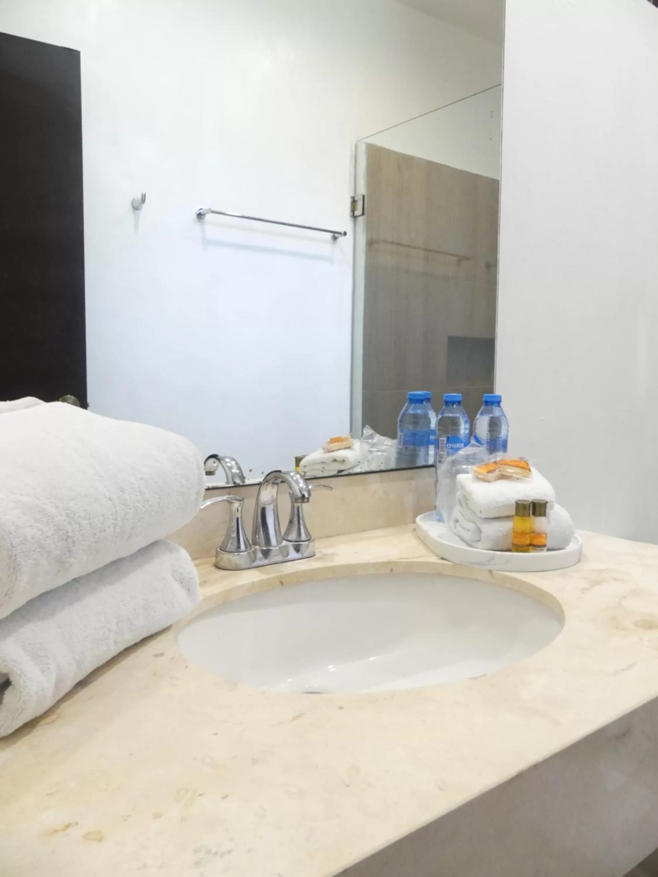 Bathroom, Bed in Casa Valladolid Boutique Hotel