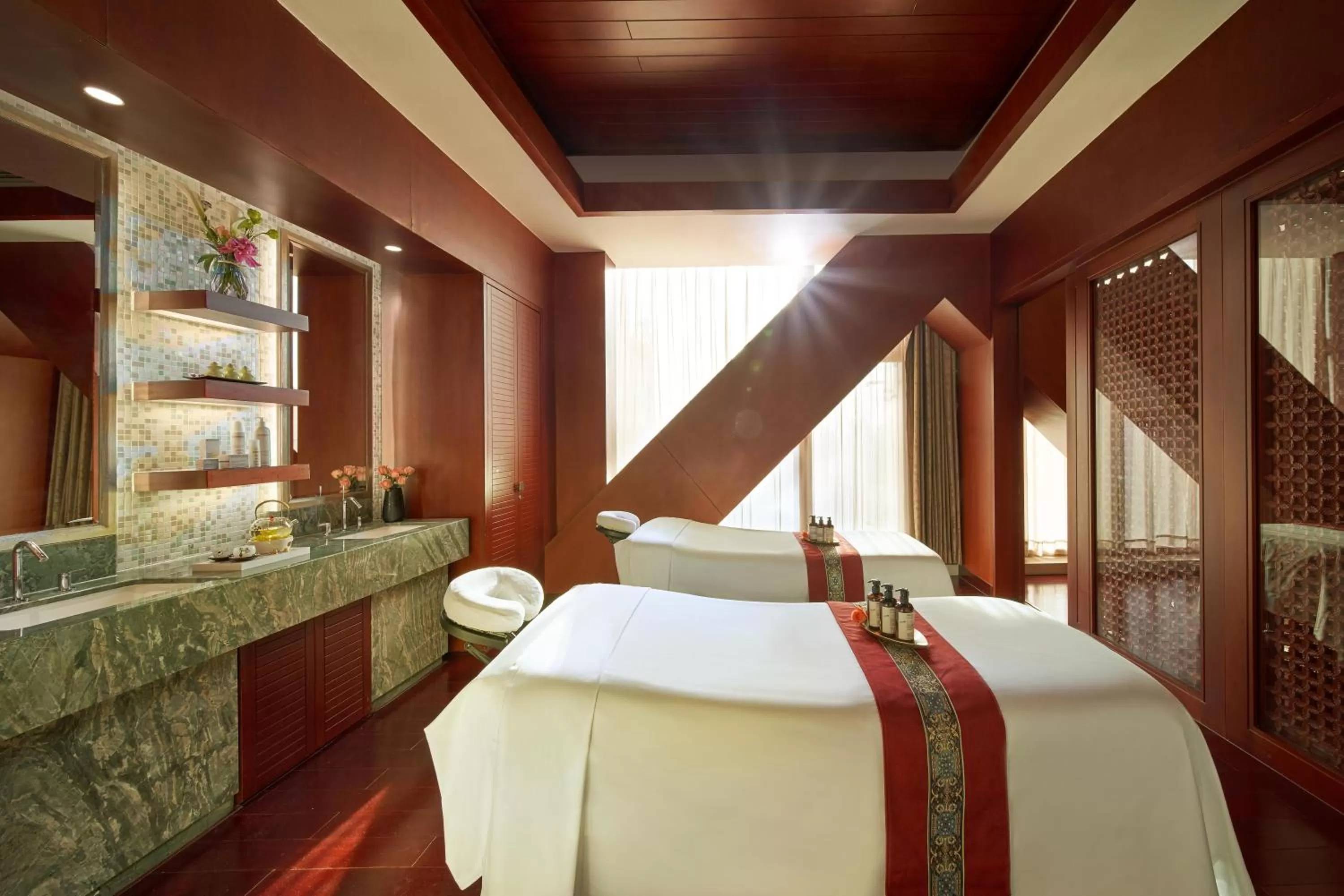 Spa and wellness centre/facilities, Bed in Fairmont Beijing