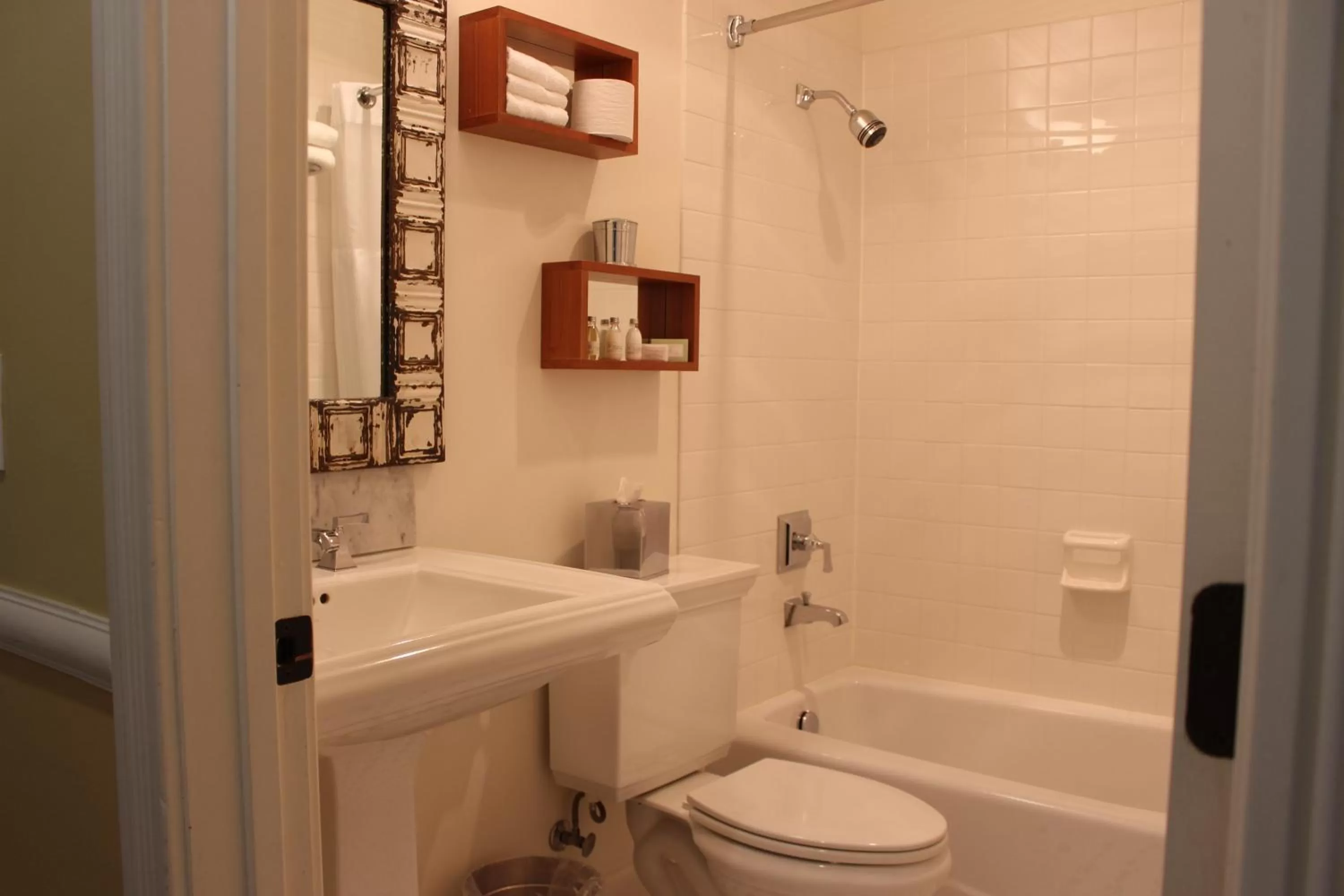Bathroom in Majestic Inn and Spa