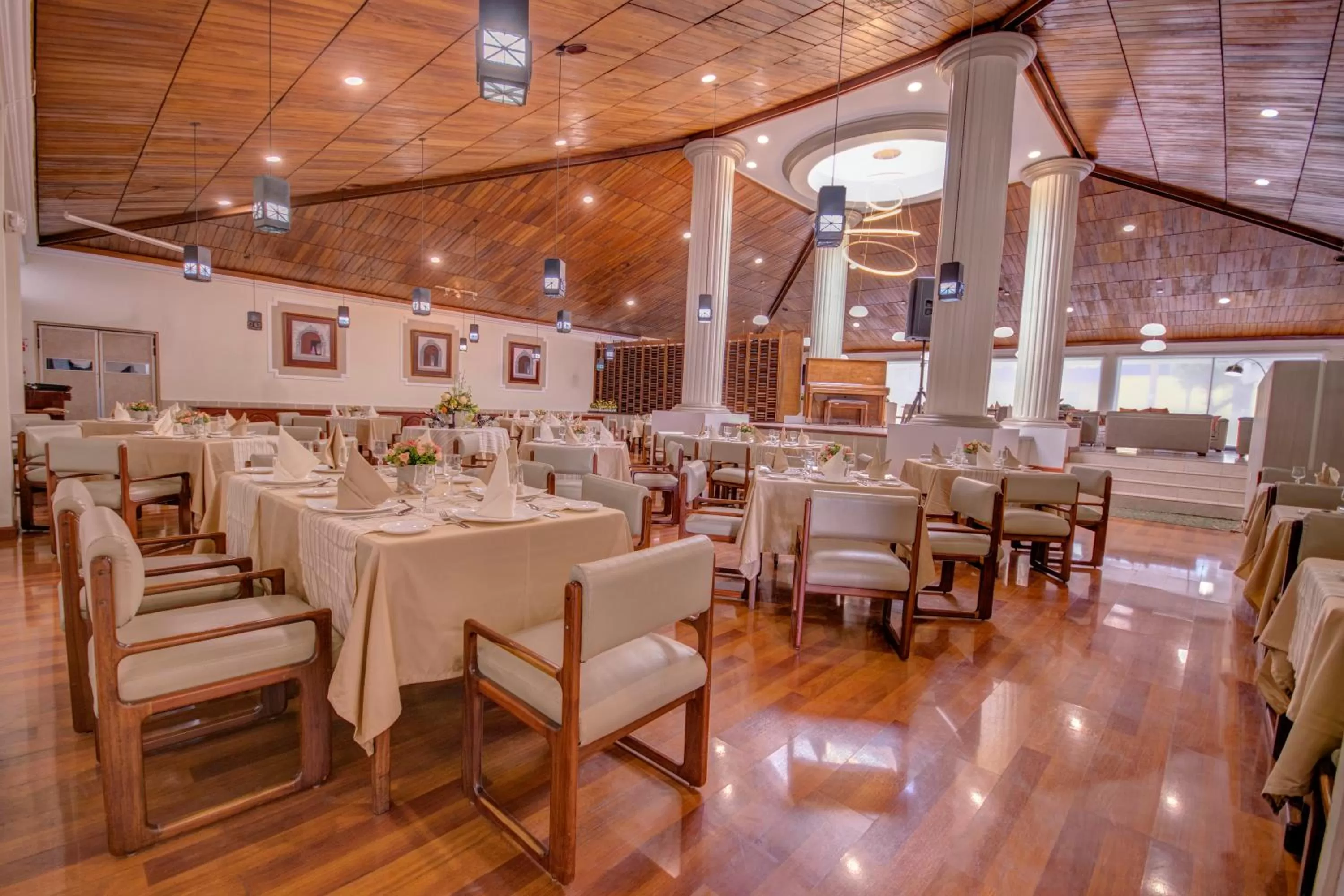 Food and drinks, Restaurant/Places to Eat in Hotel Ajavi