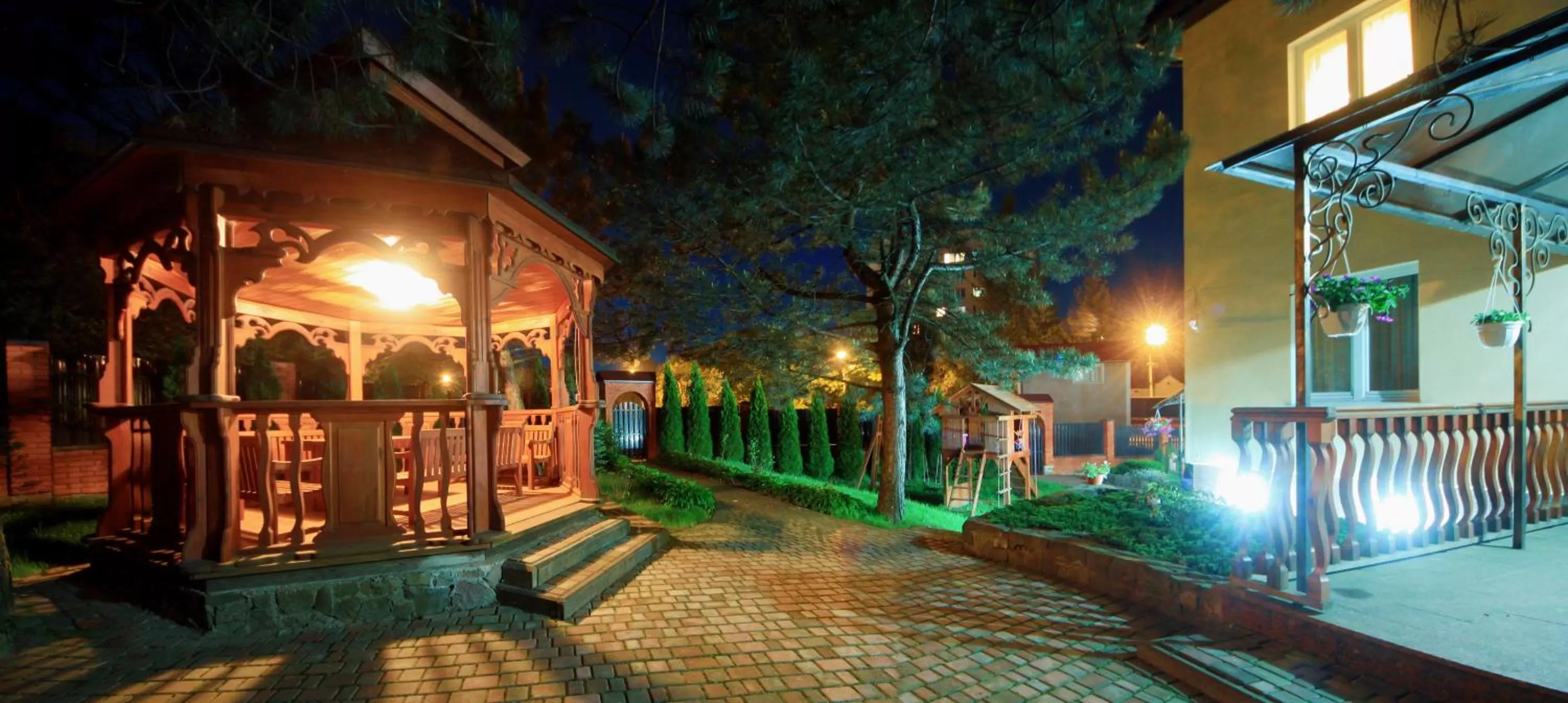 Patio, Property Building in Red Stone