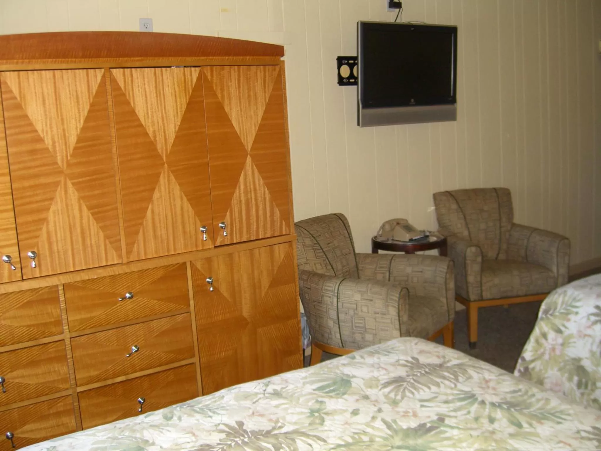 The Amethyst Beach Motel