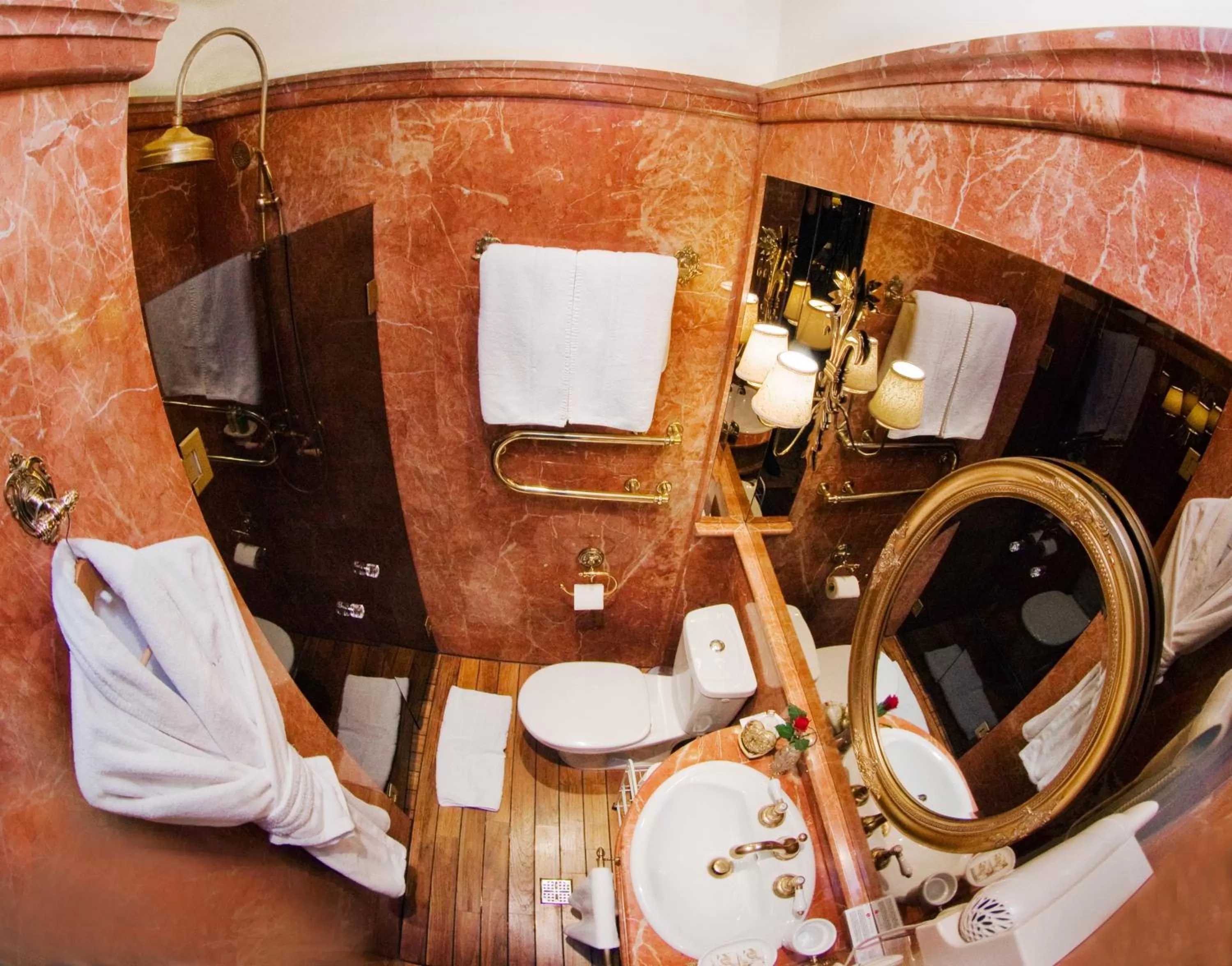 Bathroom in Imperial Hotel & Restaurant