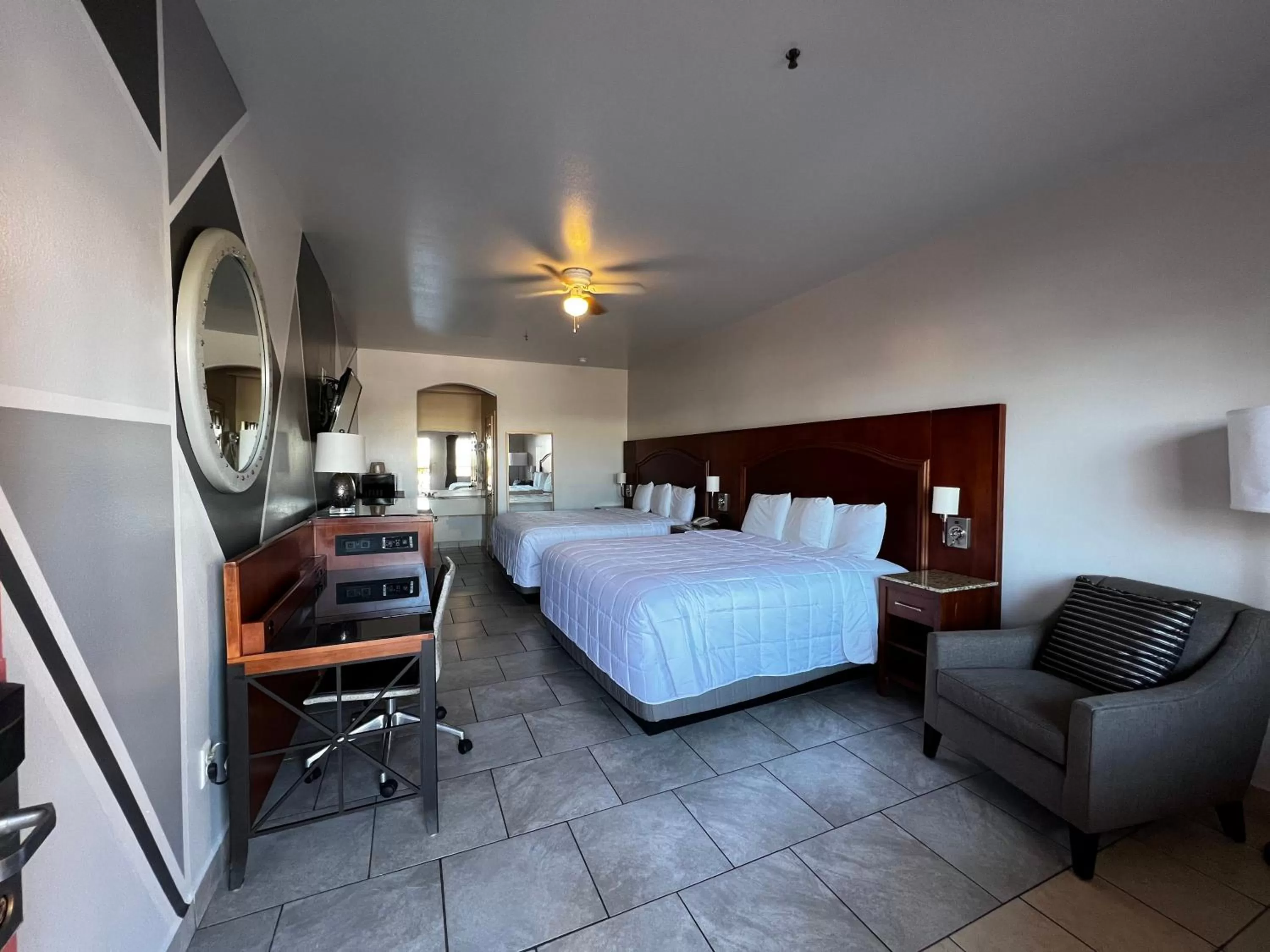 Photo of the whole room, Bed in Casa Rosa Inn