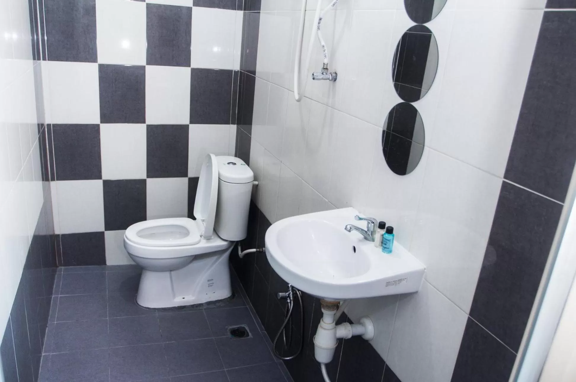 Toilet in Chuu Pun Village Resort