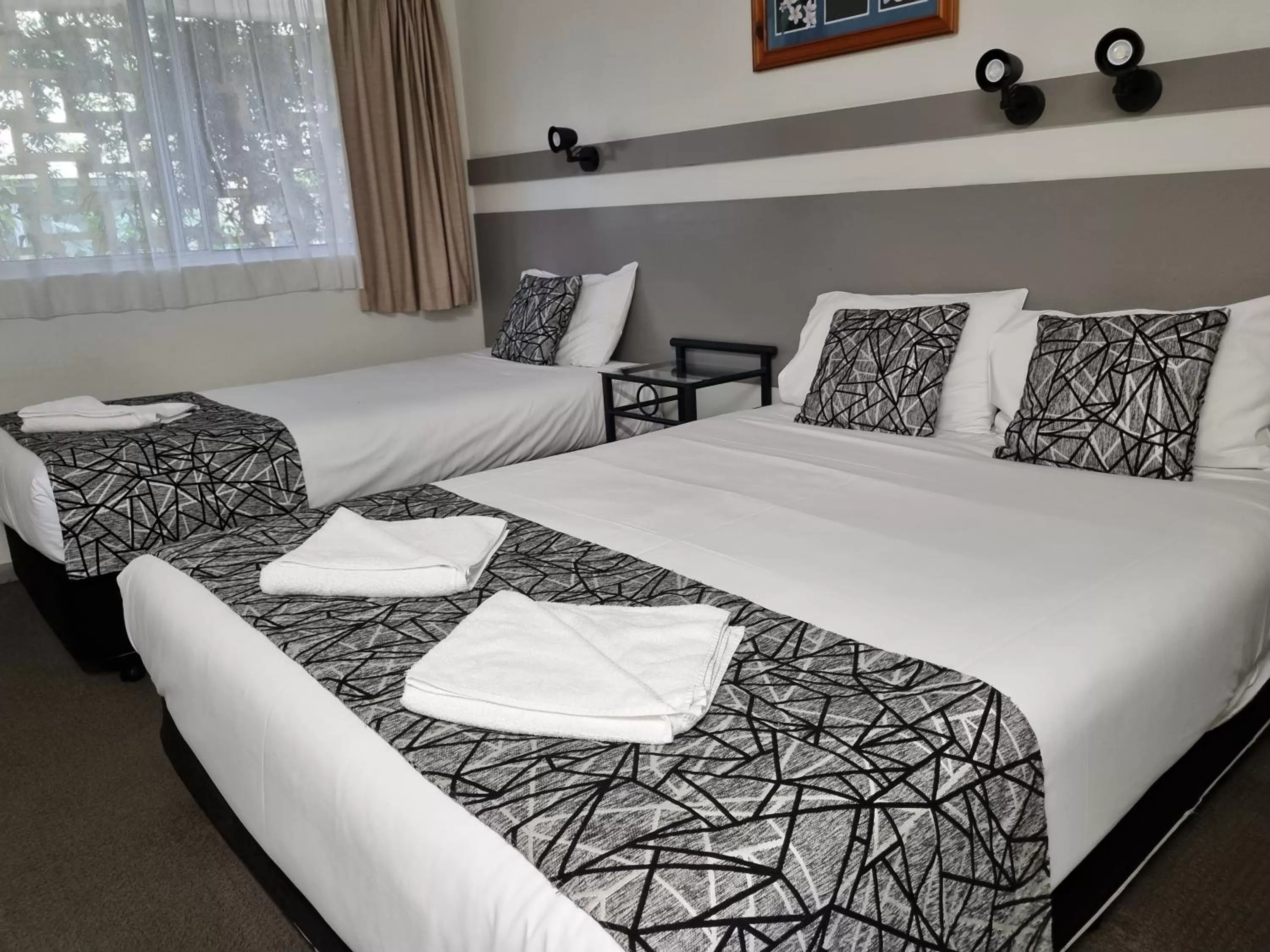 Bed in Park Drive Motel