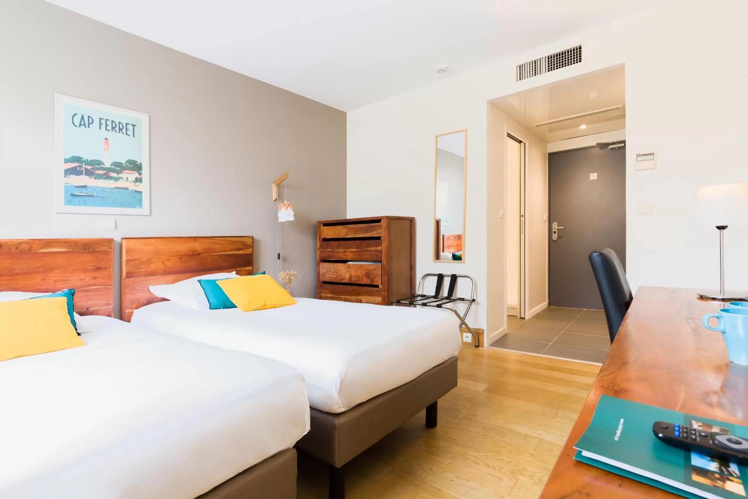 Bed in Victoria Garden Bordeaux Centre