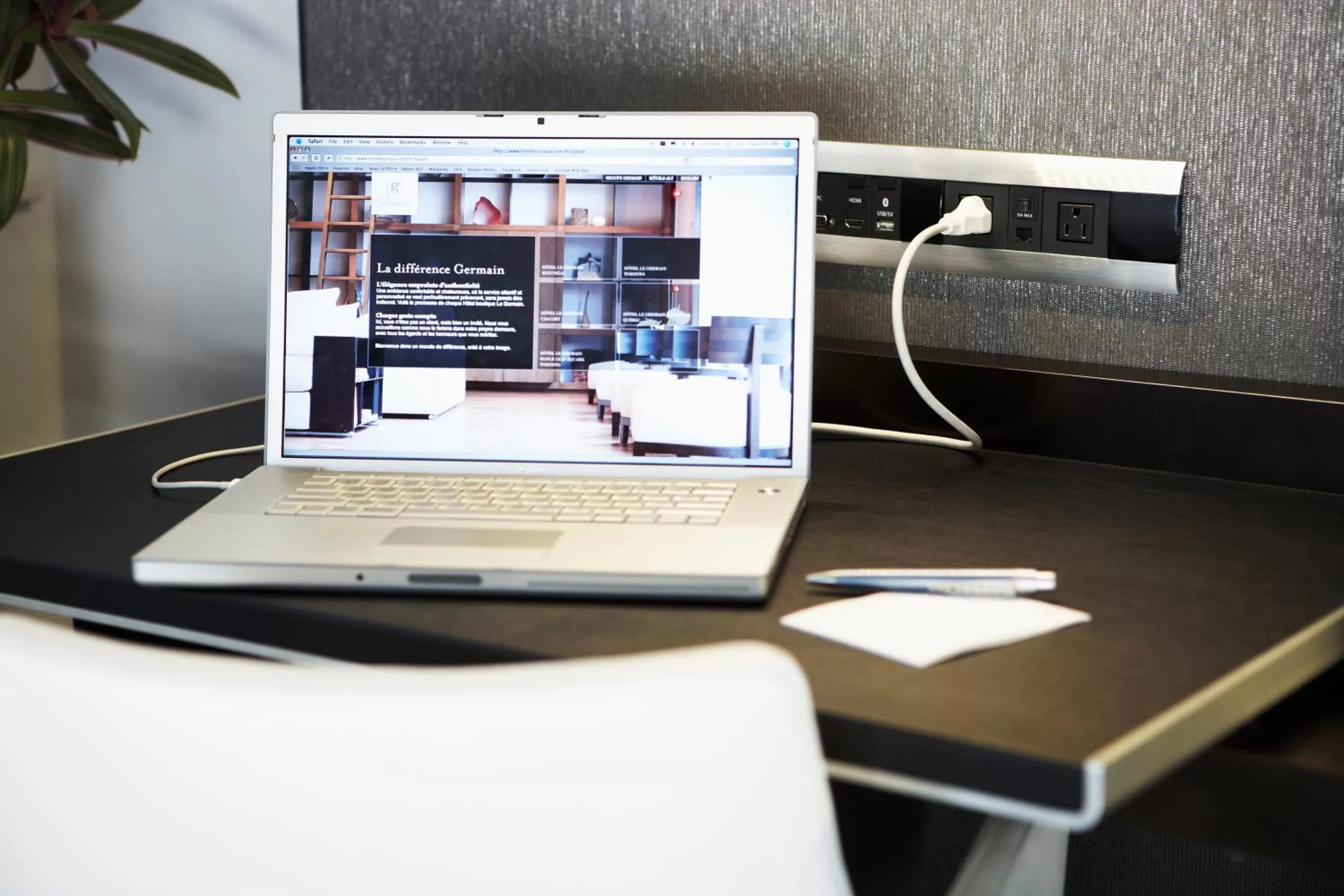 Seating area in Hôtel Le Germain Québec