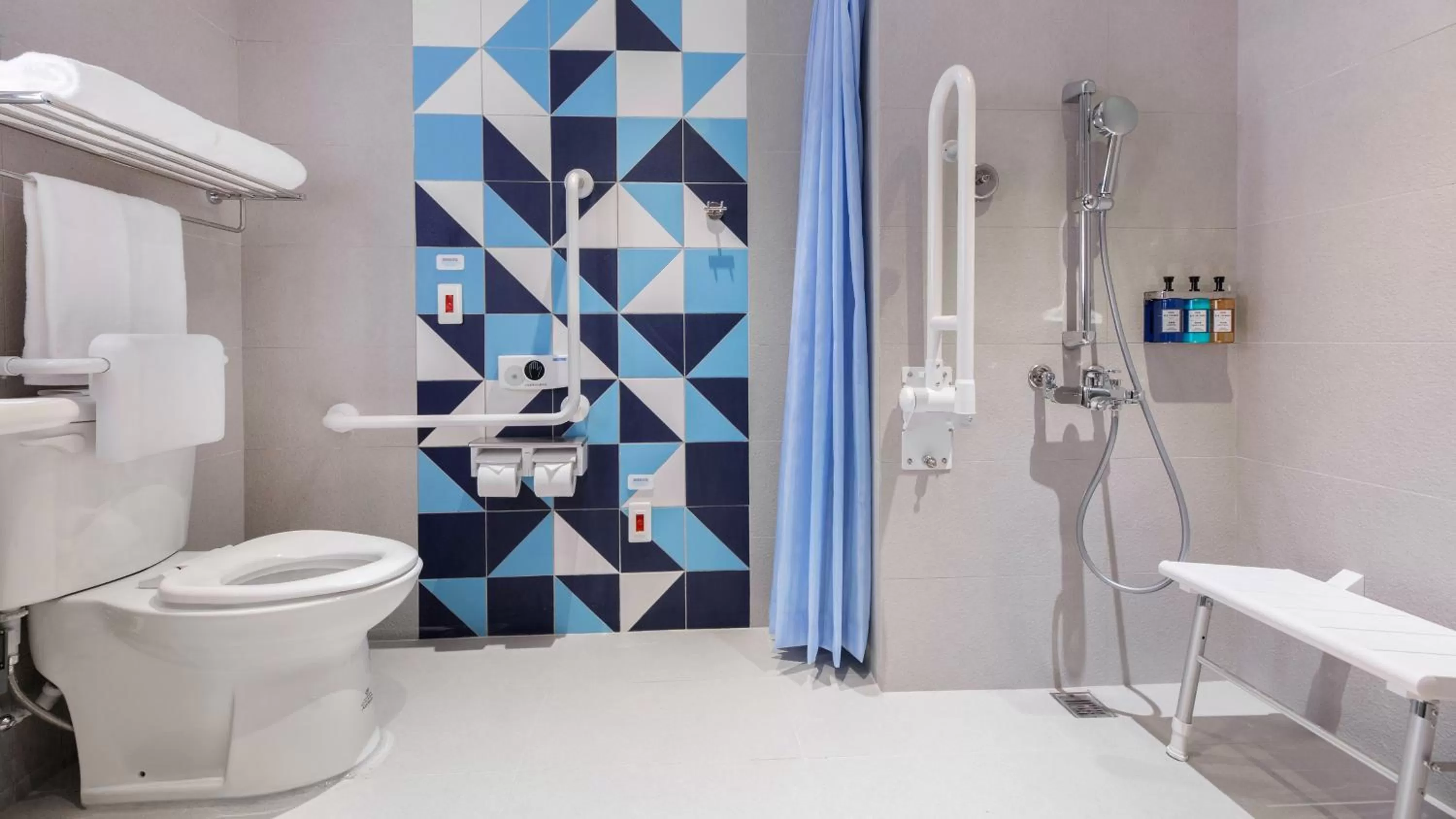 Photo of the whole room in Holiday Inn Express Taichung Fengchia by IHG