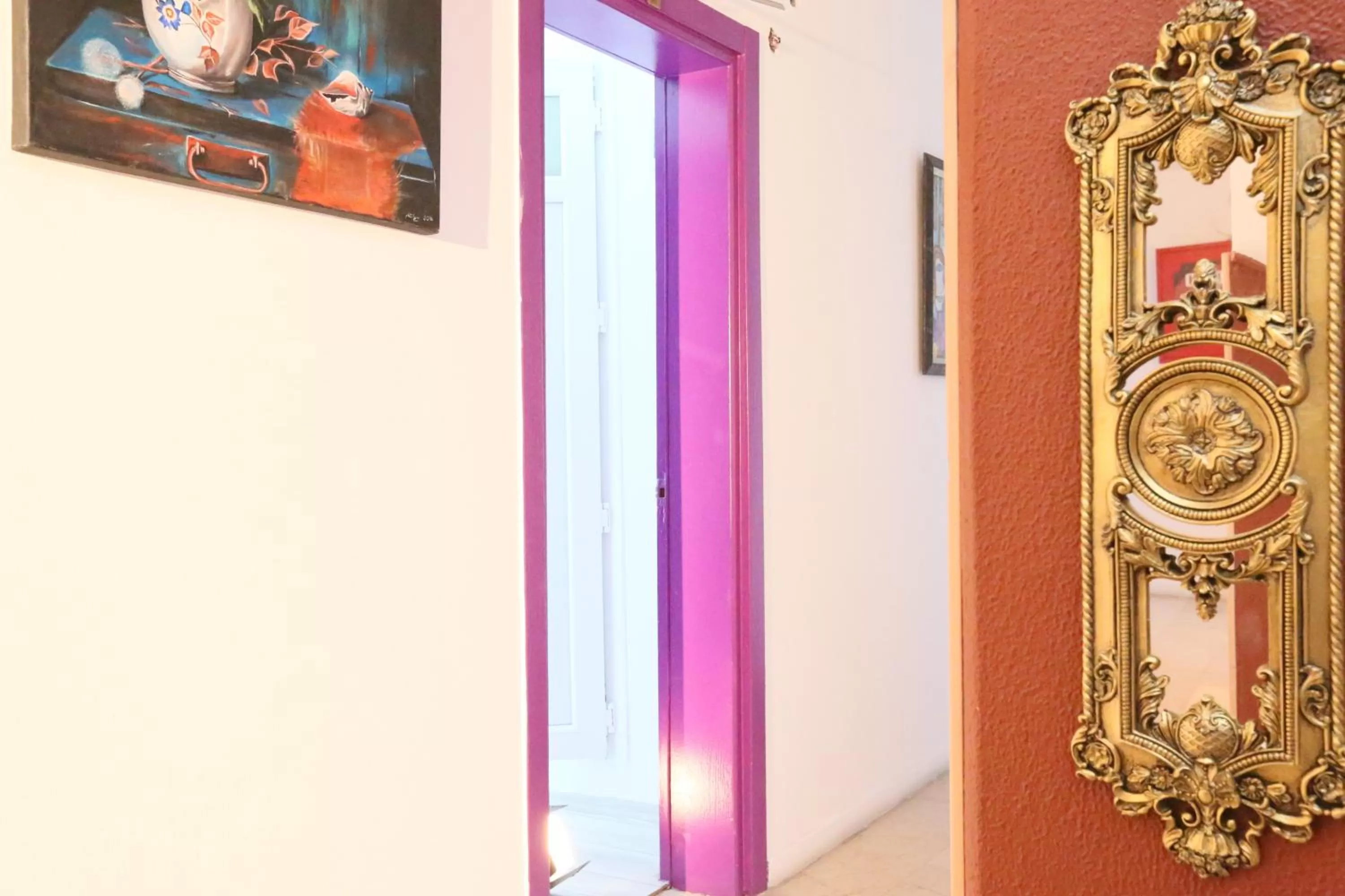 Decorative detail in Lavender Otel