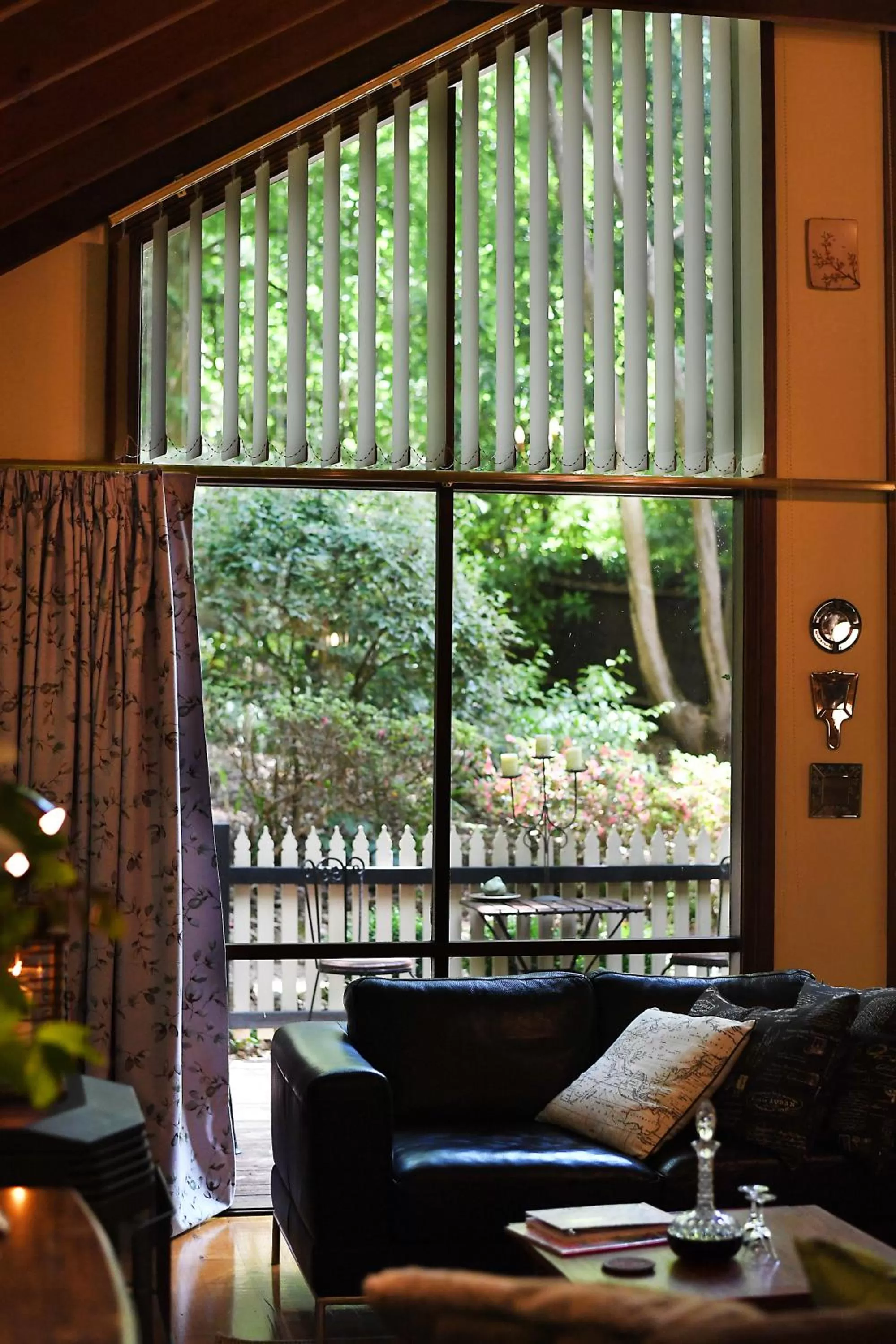 Living room in Cambridge Cottages