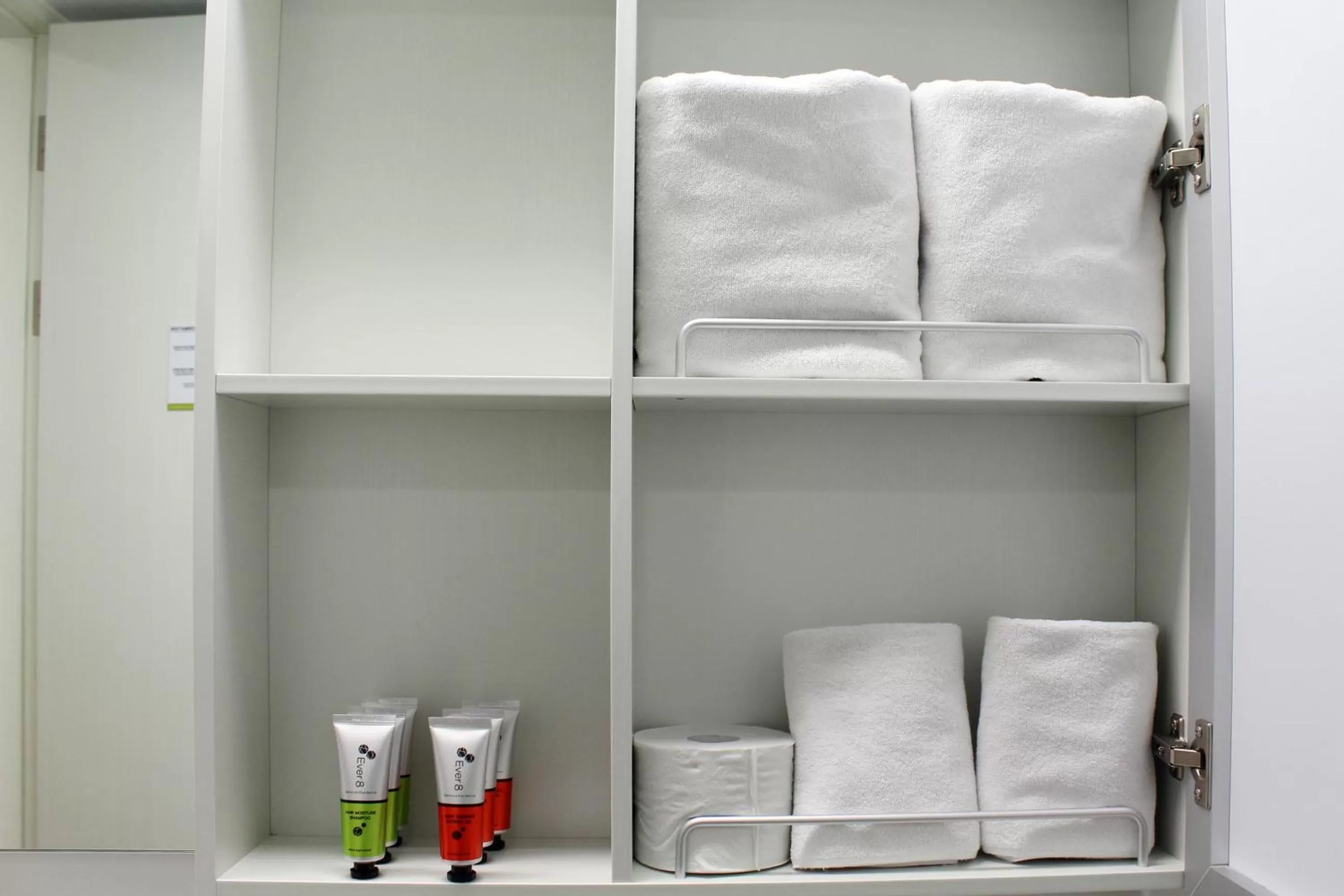 Photo of the whole room in Ever8 Serviced Residence