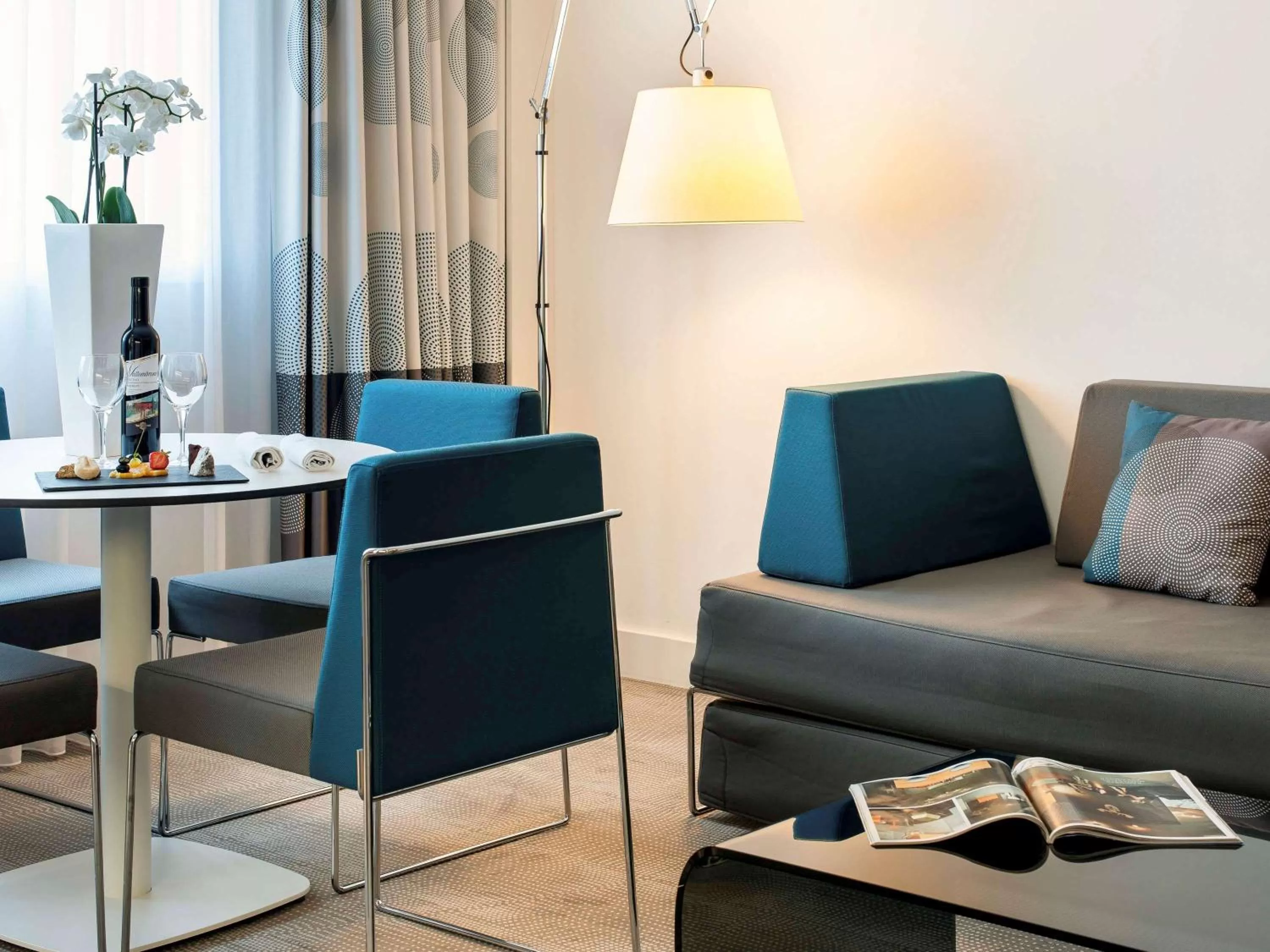 Photo of the whole room in Novotel Lugano Paradiso