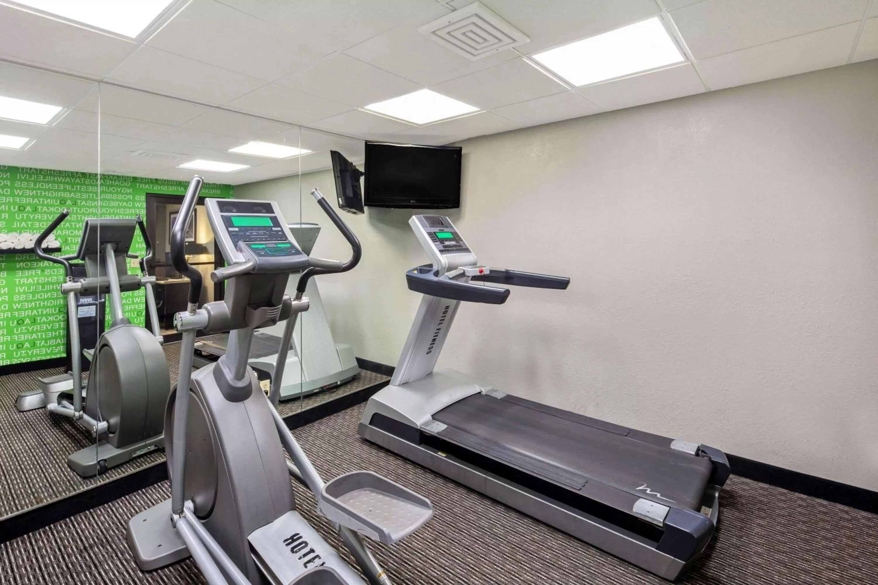 Fitness centre/facilities in La Quinta by Wyndham Miami Airport East