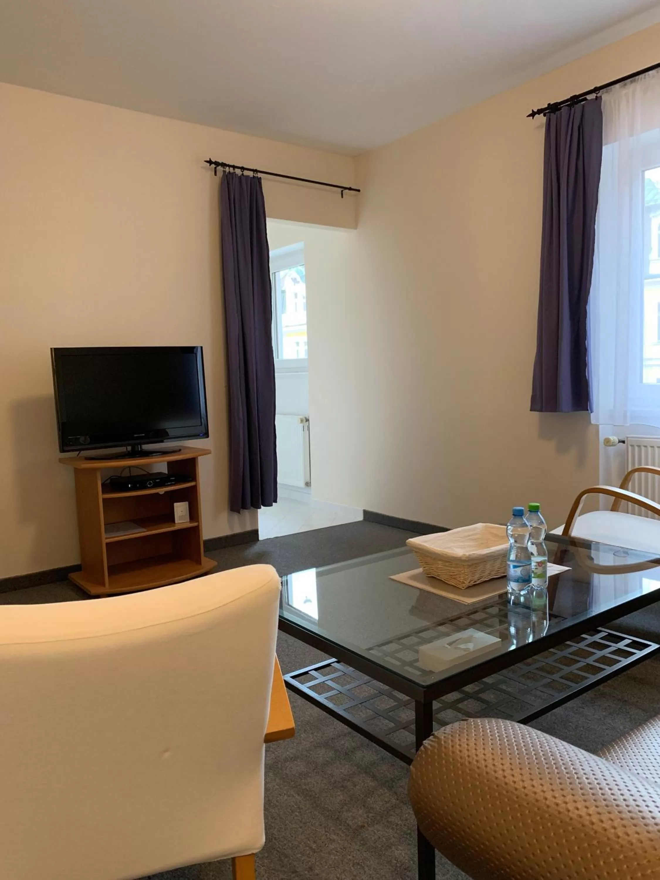 Living room, TV/Entertainment Center in Apartma La Provence