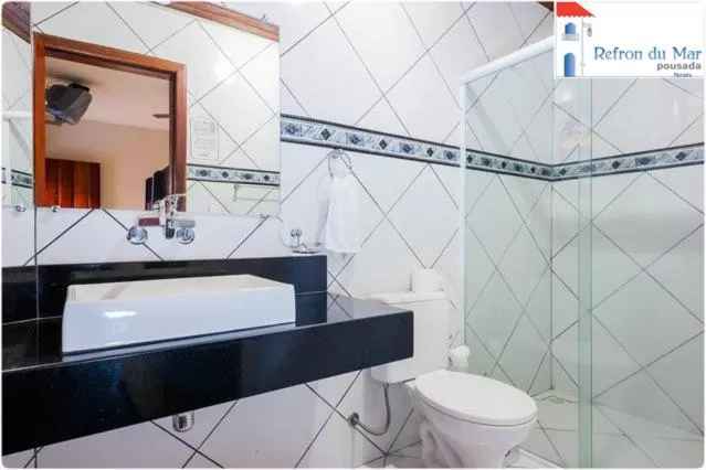 Bathroom in Refron du Mar Pousada Paraty