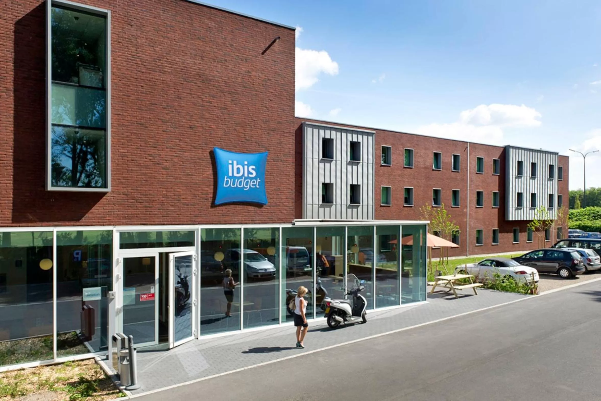 Facade/entrance in ibis Budget Brussels South Ruisbroek