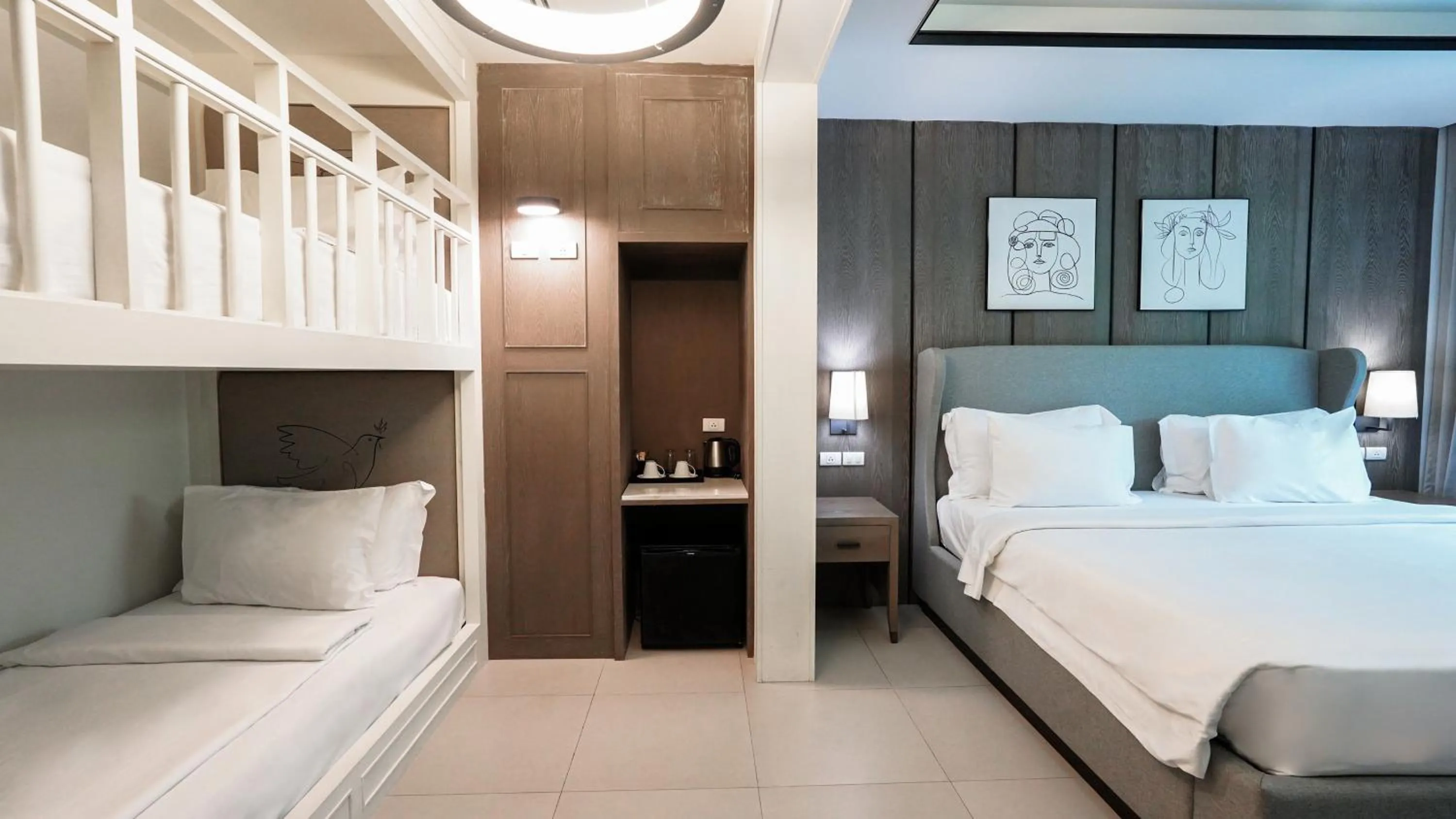 Coffee/tea facilities, Bed in Sugar Marina Hotel - ART - Karon Beach