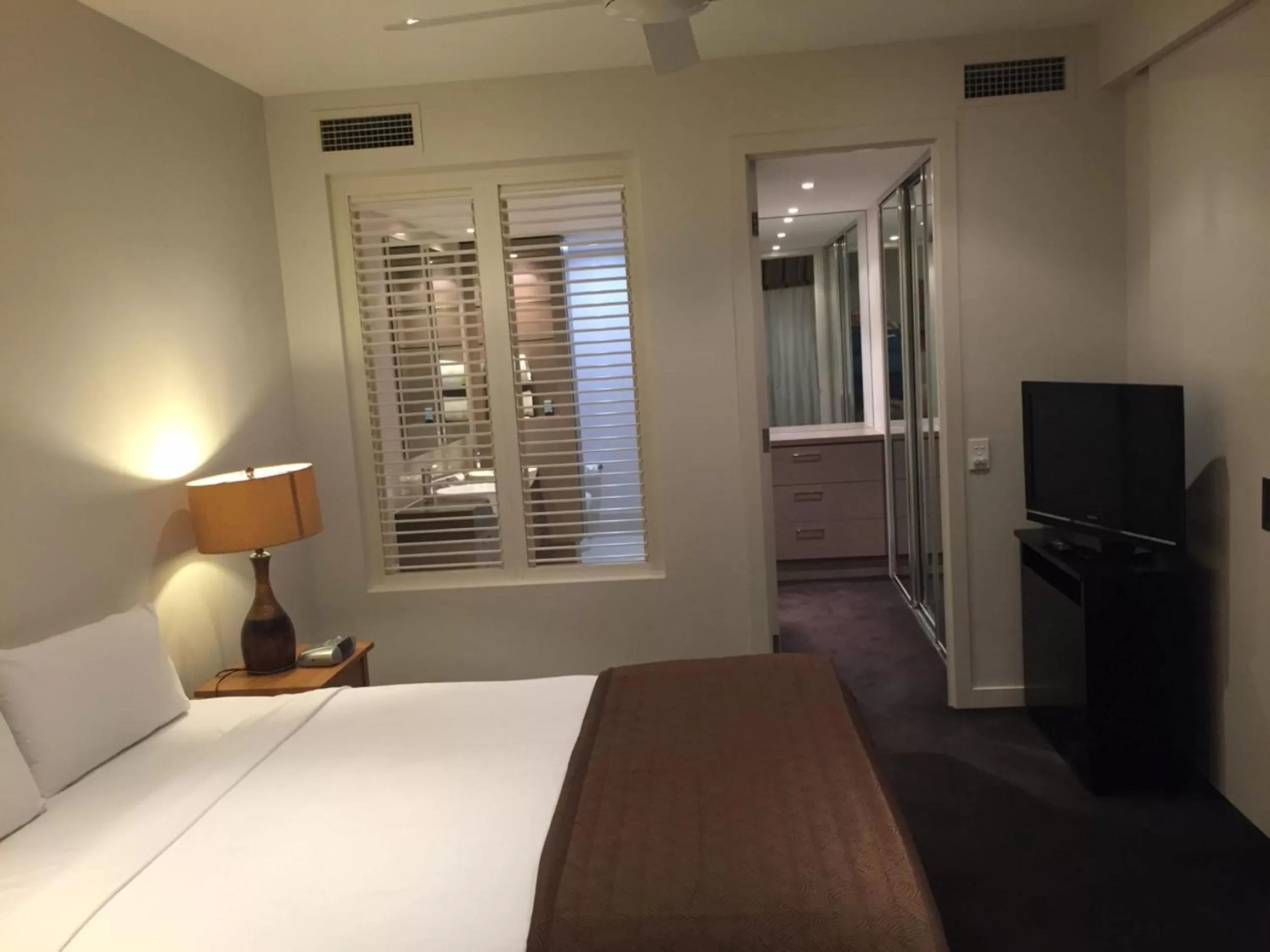 Bedroom, Bed in Grand Mercure Allegra Hervey Bay
