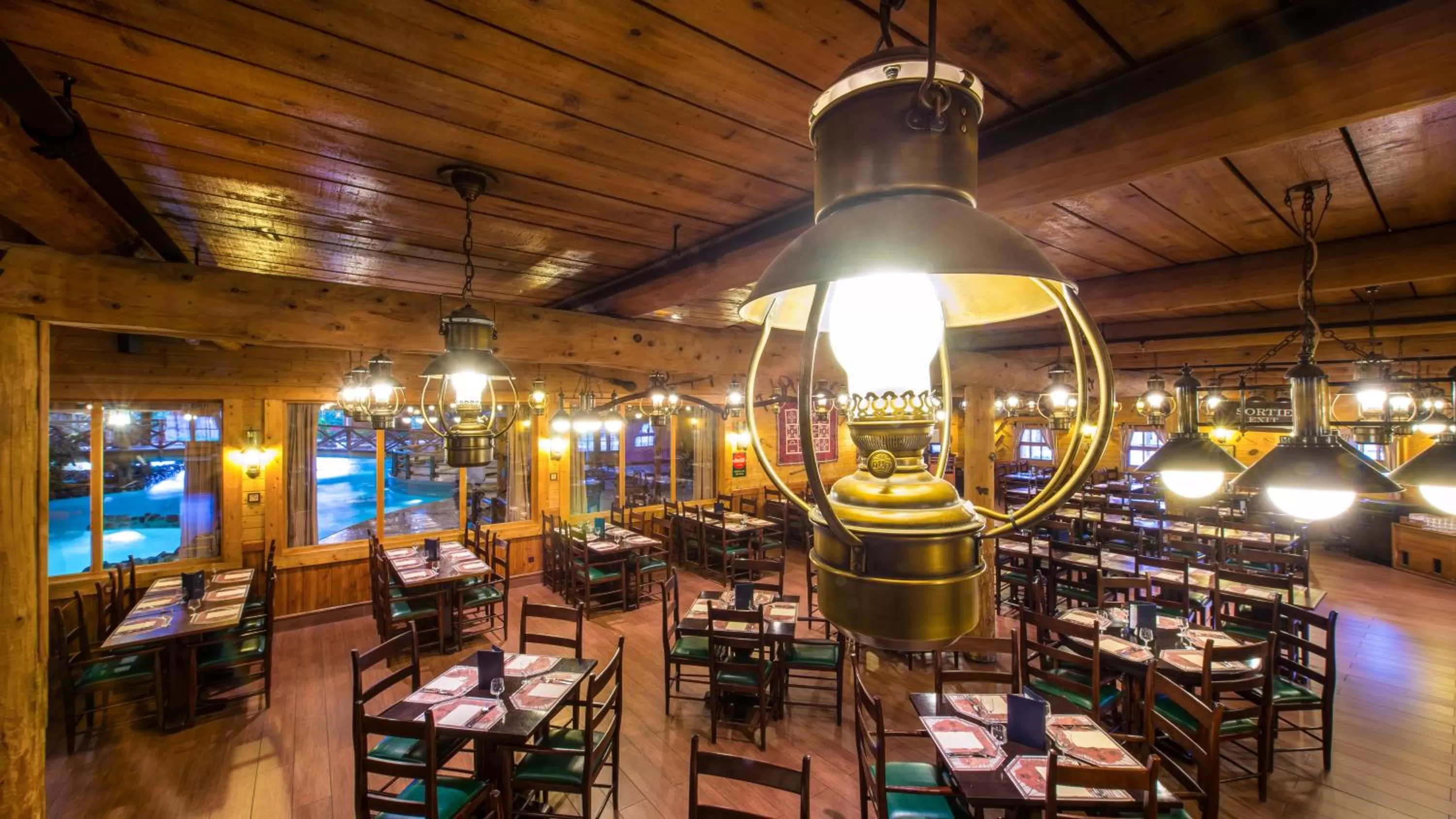 Restaurant/places to eat in Disney Davy Crockett Ranch