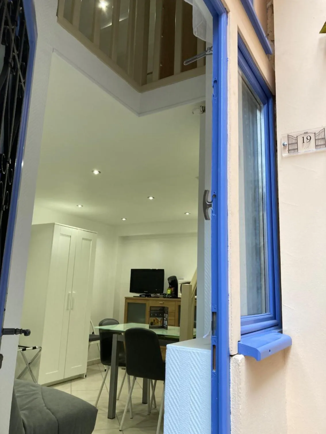 hair dresser in Hotel De L'Horloge