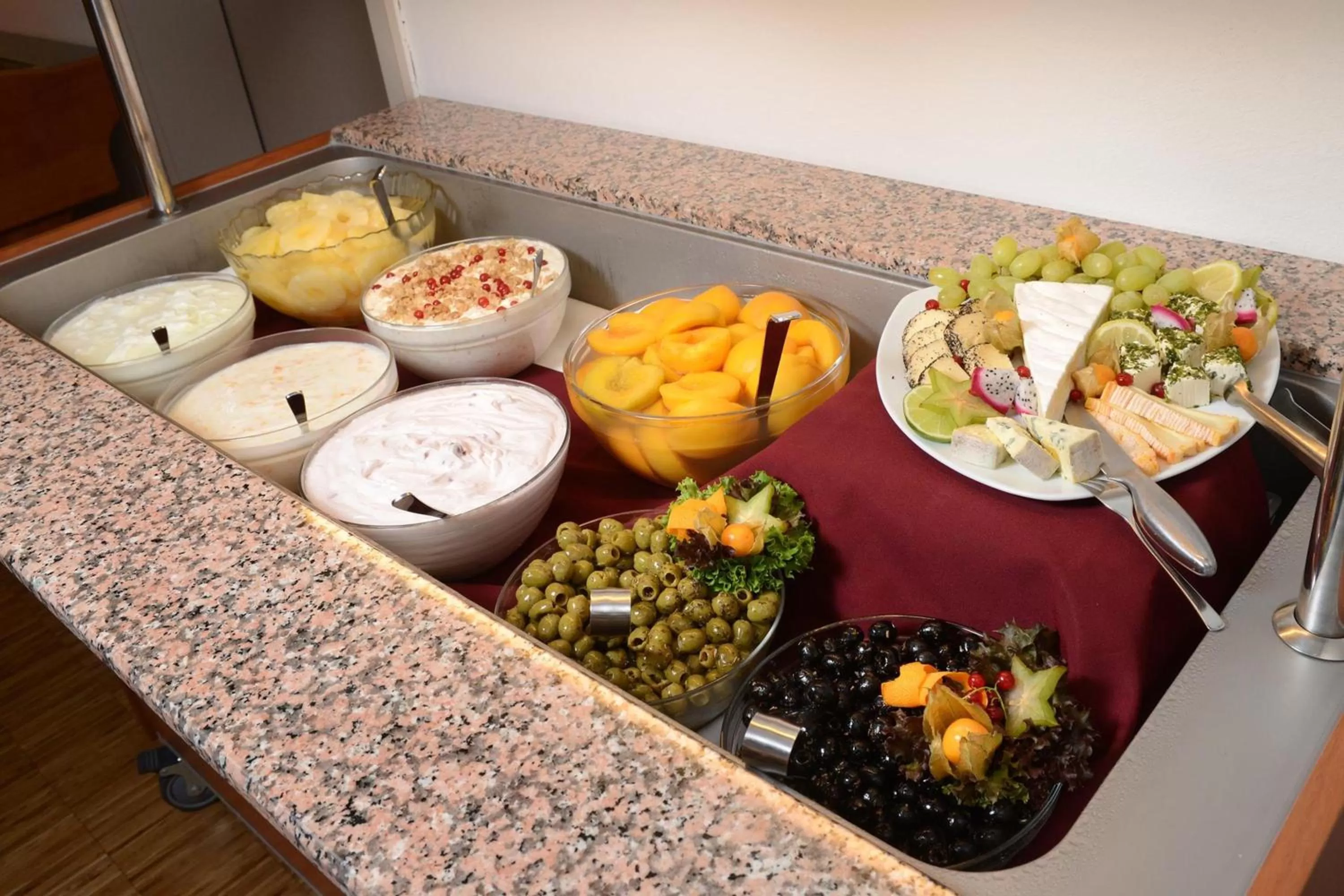 Buffet breakfast in Apart Hotel Sehnde