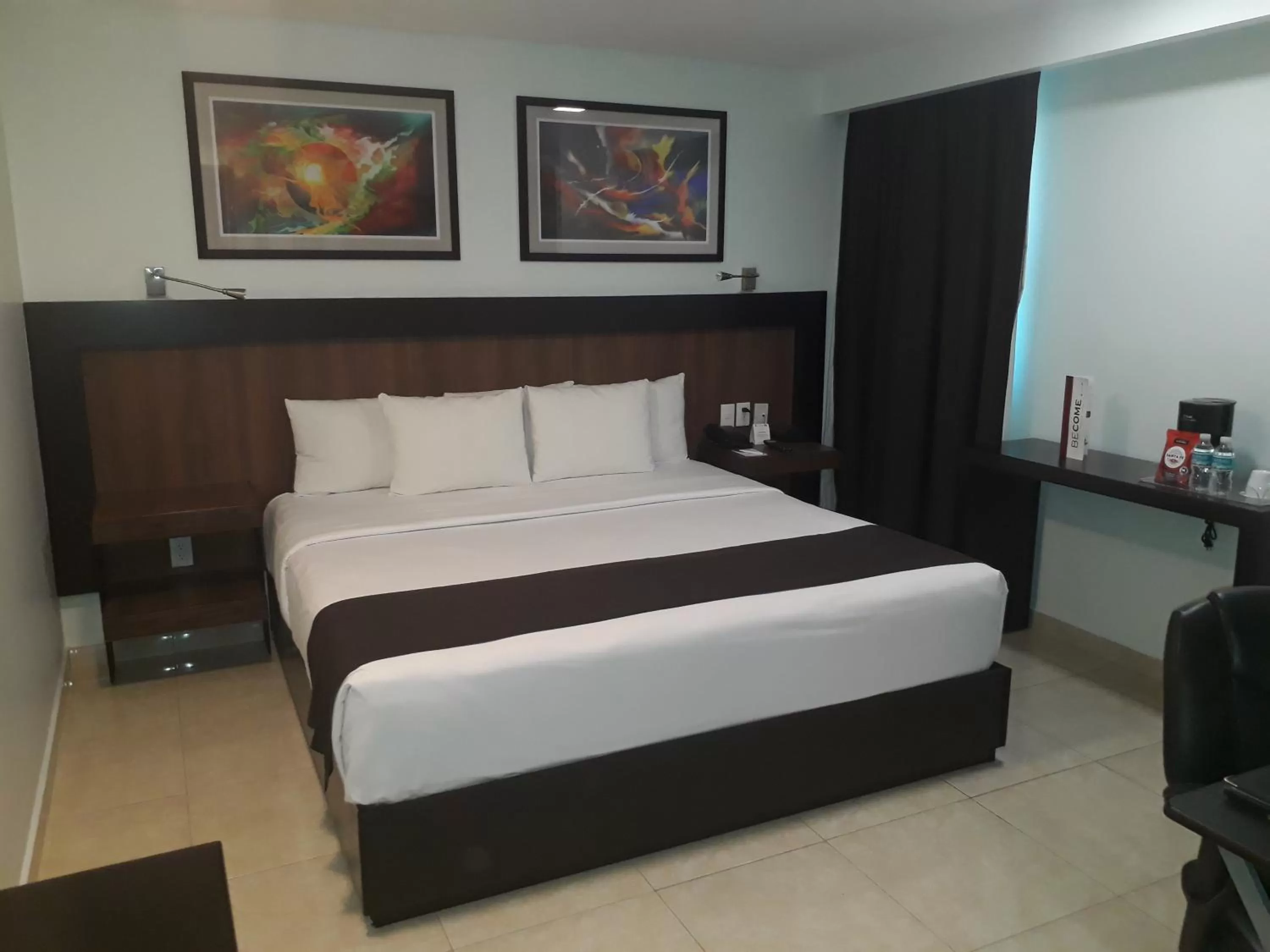 Bed in Hotel & Suites PF