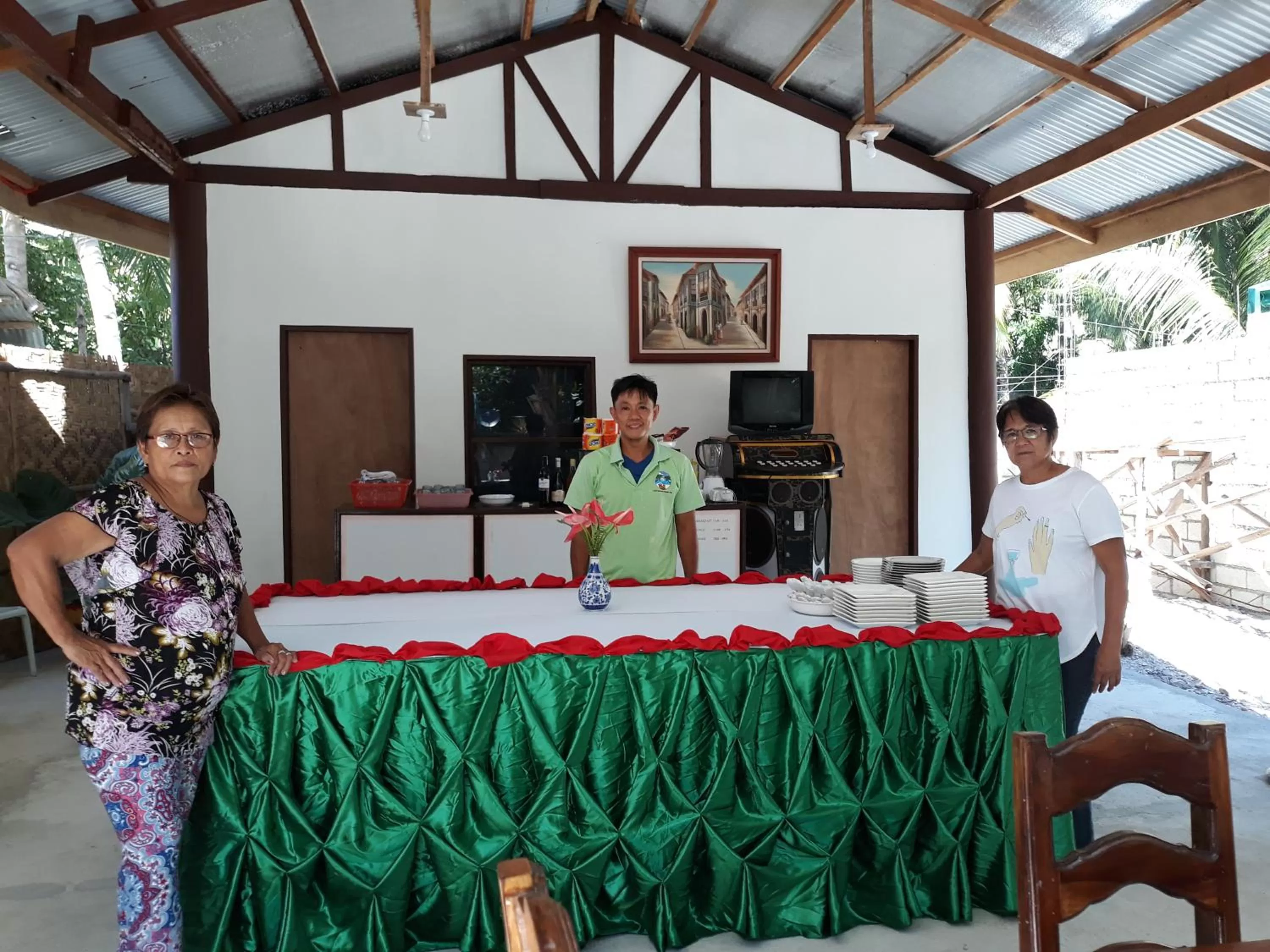 Restaurant/places to eat in ABF Seaside Tourist Inn