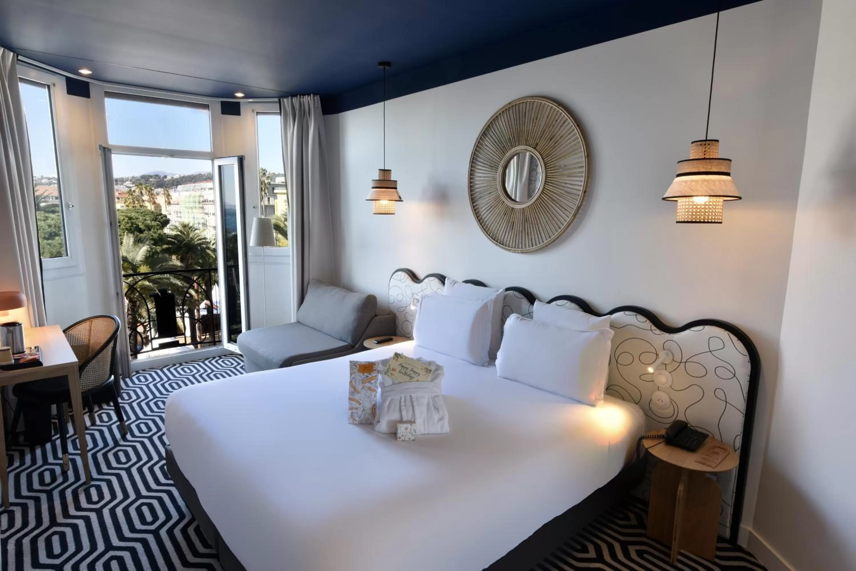 Balcony/Terrace, Bed in Albert 1er