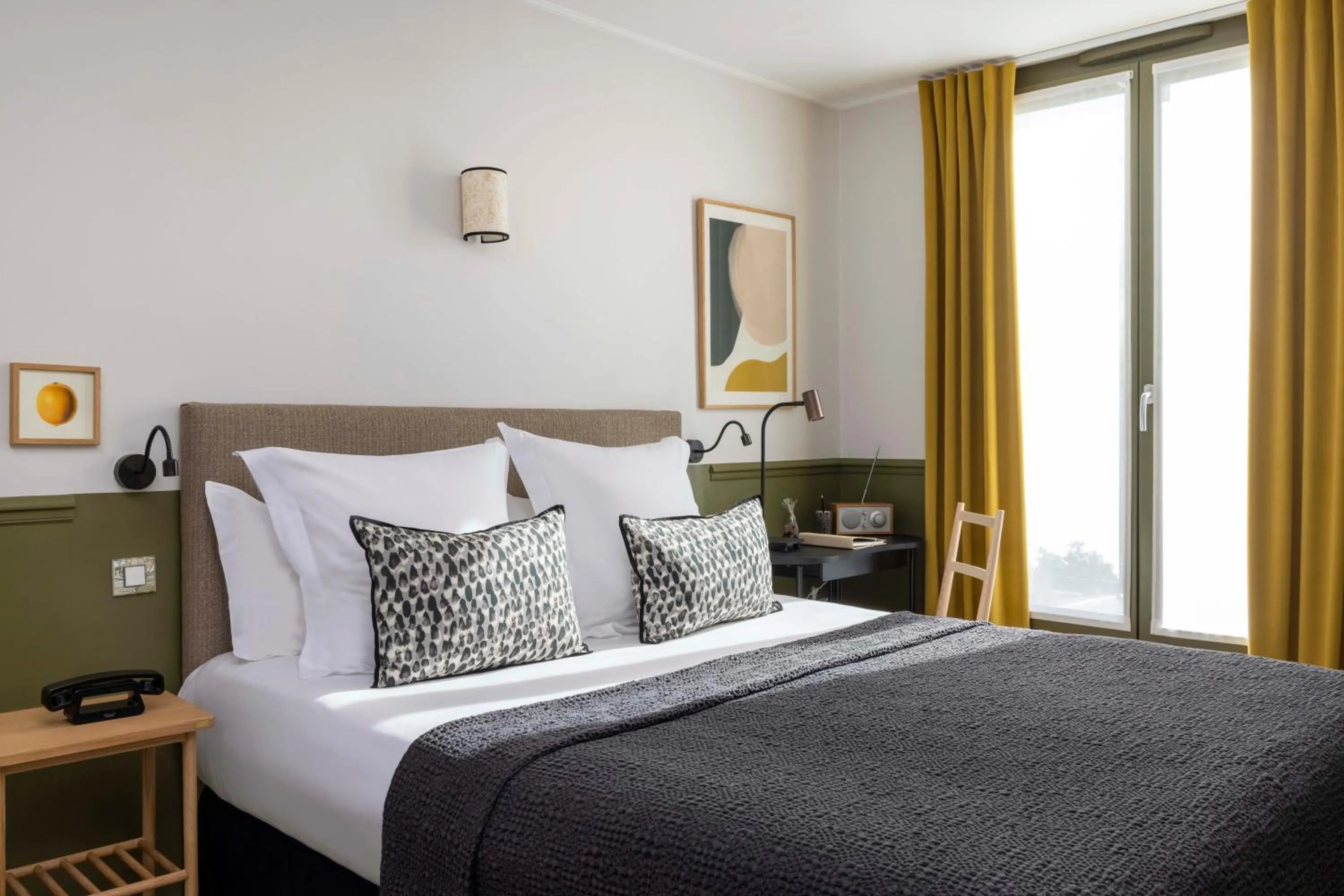 Photo of the whole room, Bed in Le Petit Beaumarchais Hotel & Spa