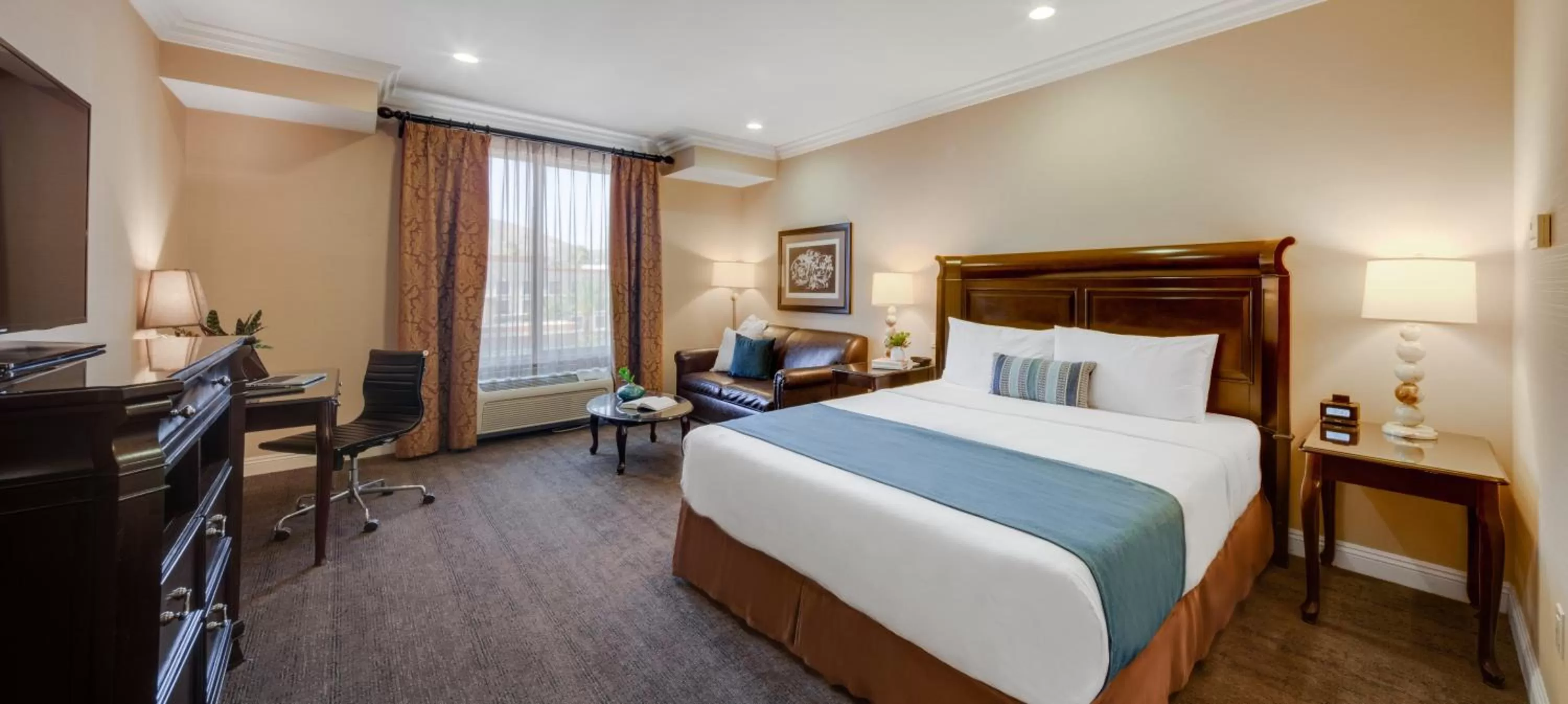 King Suite in Ayres Hotel & Spa Moreno Valley/Riverside