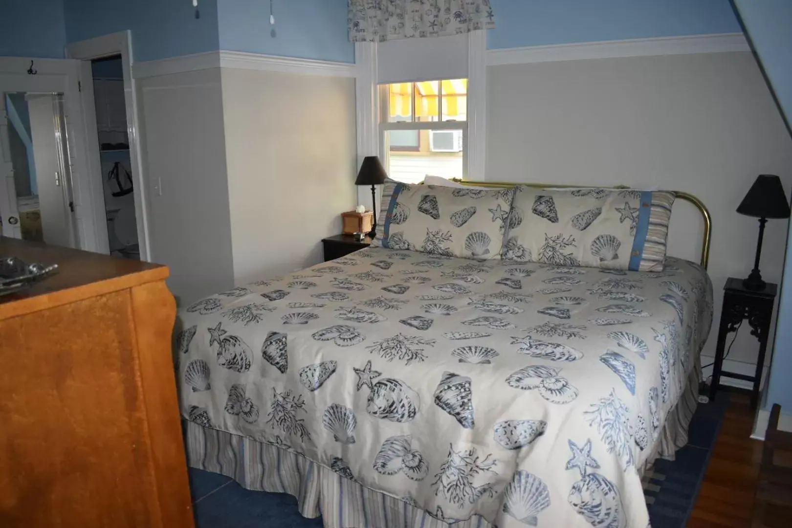 King Room in Canterbury Cottage Bed & Breakfast King Room in Canterbury Cottage Bed & Breakfast