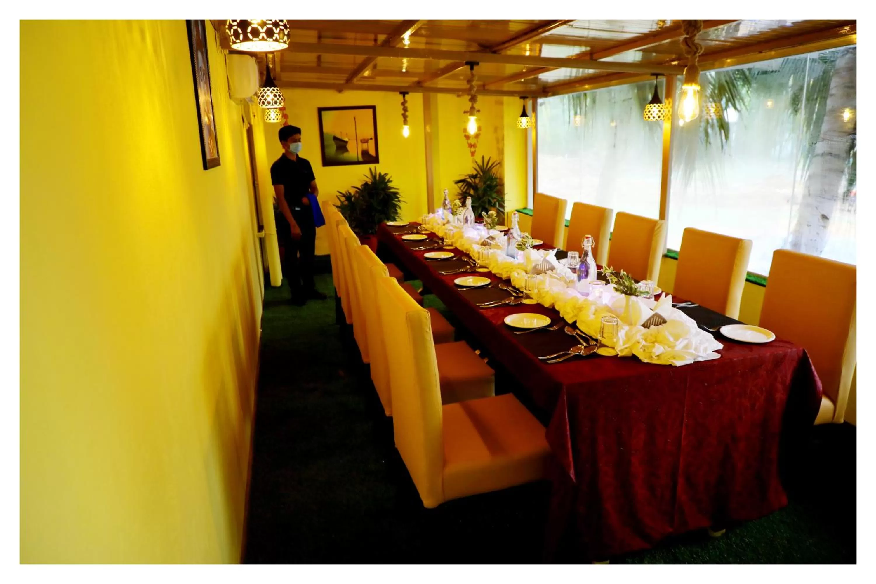 Restaurant/places to eat, Banquet Facilities in Clarks Inn Express ,Sirkazhi