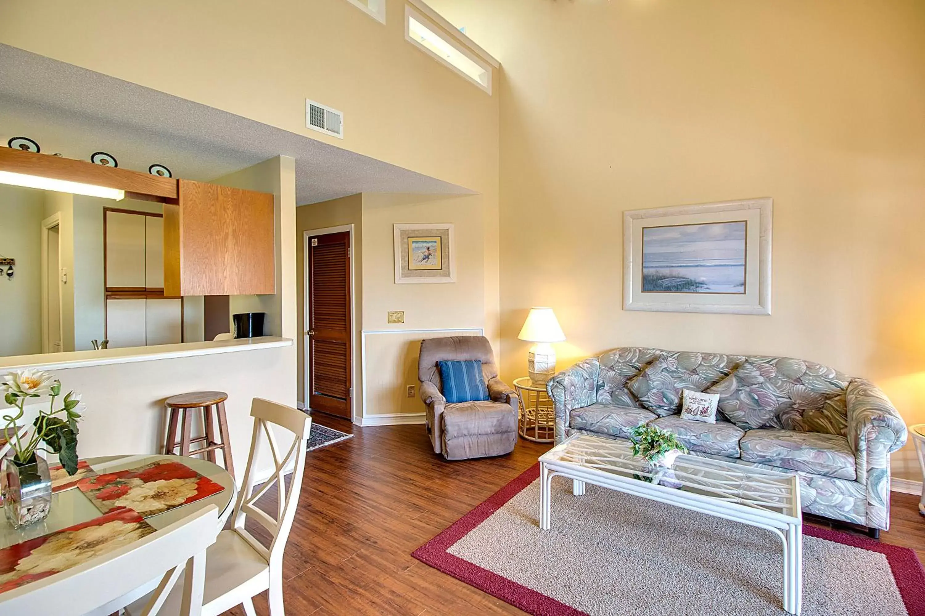 Seating Area in The Inn at St. Thomas Square #514 Seating Area in The Inn at St. Thomas Square #514