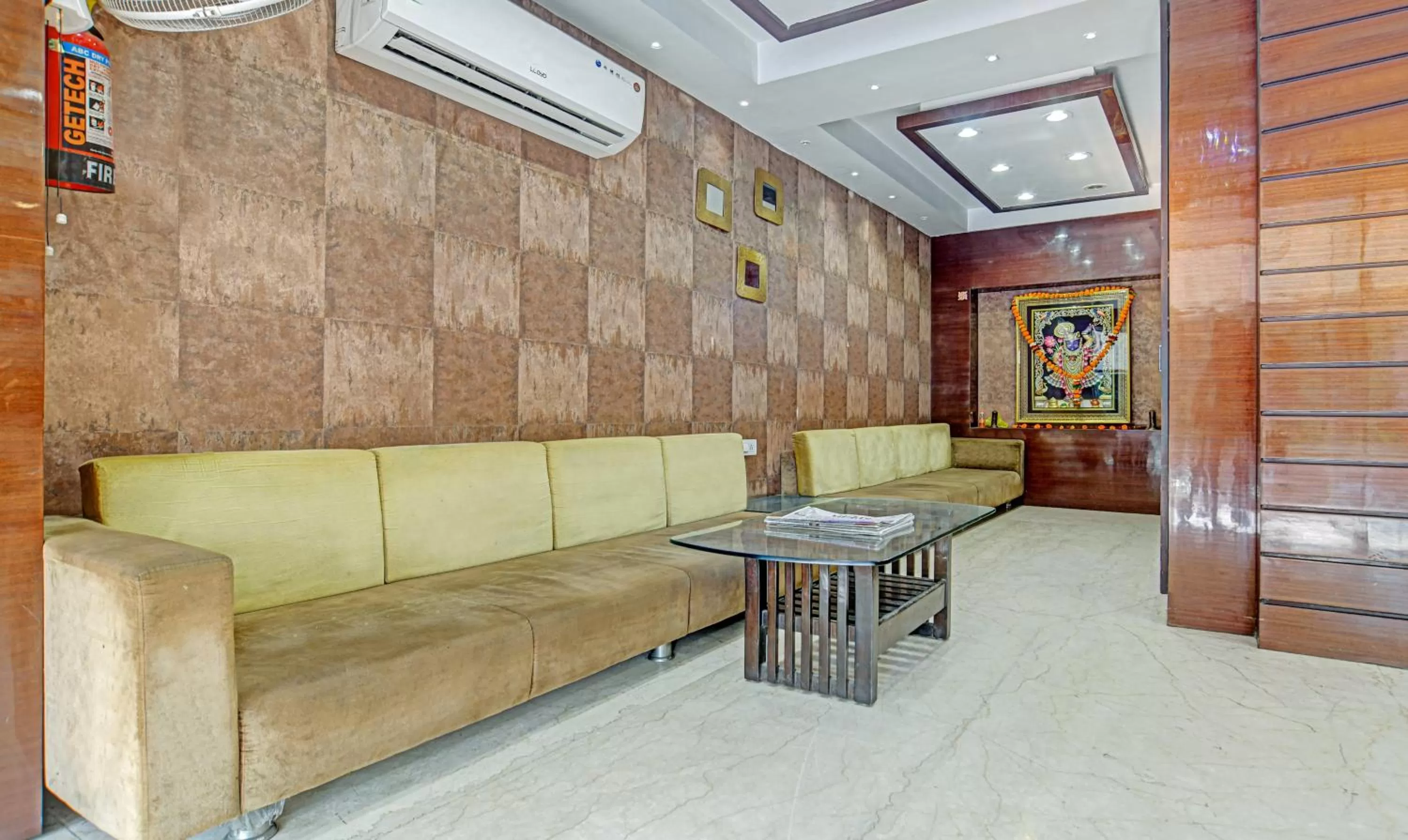 Breakfast, Seating Area in Treebo Trend Johri Regency Malviya Nagar